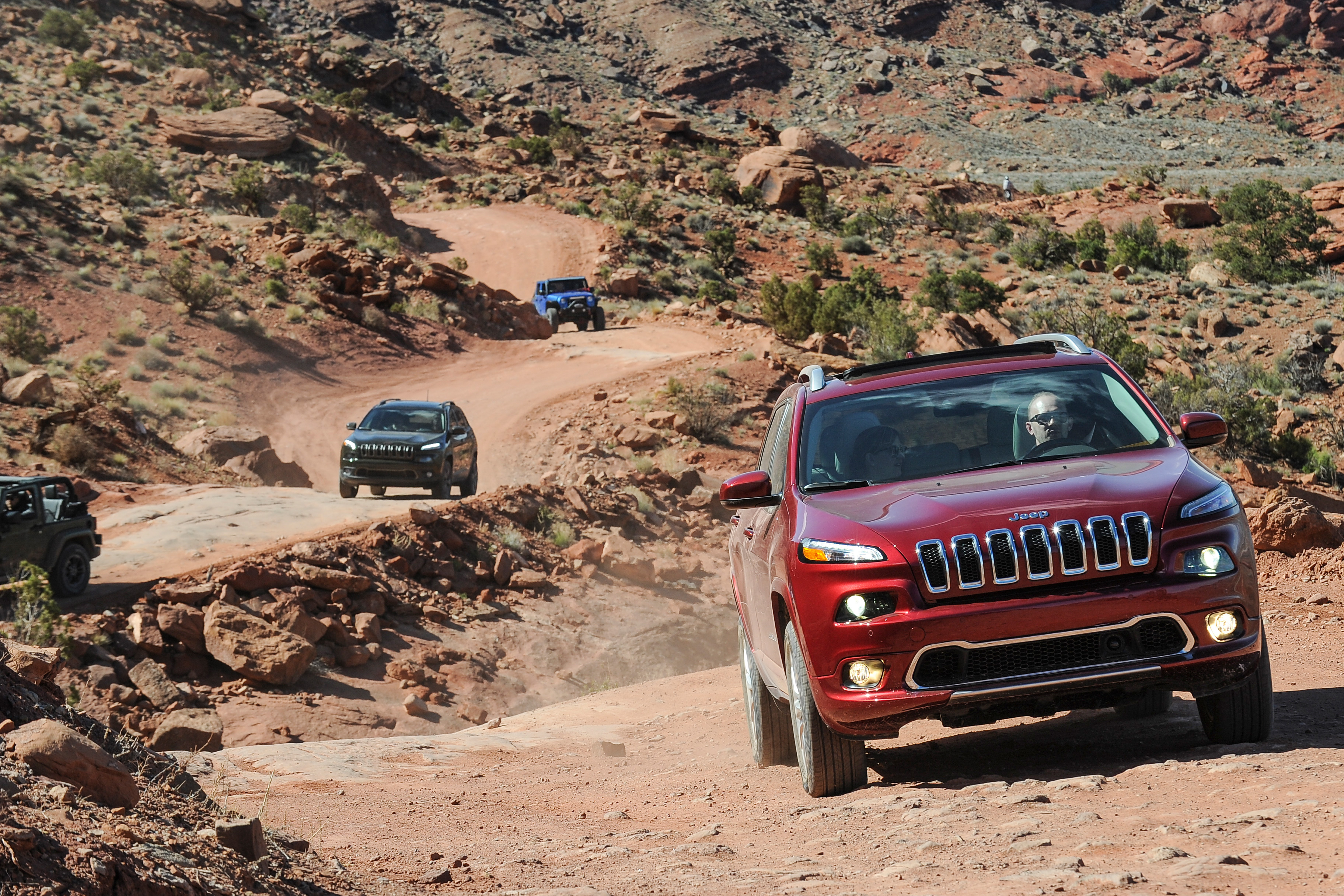 Jeep Cherokee Overland - front 2