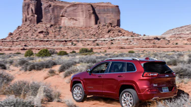 Jeep Cherokee Overland - rear