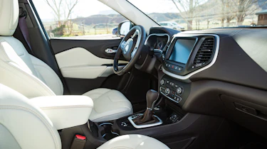 Jeep Cherokee Overland - interior