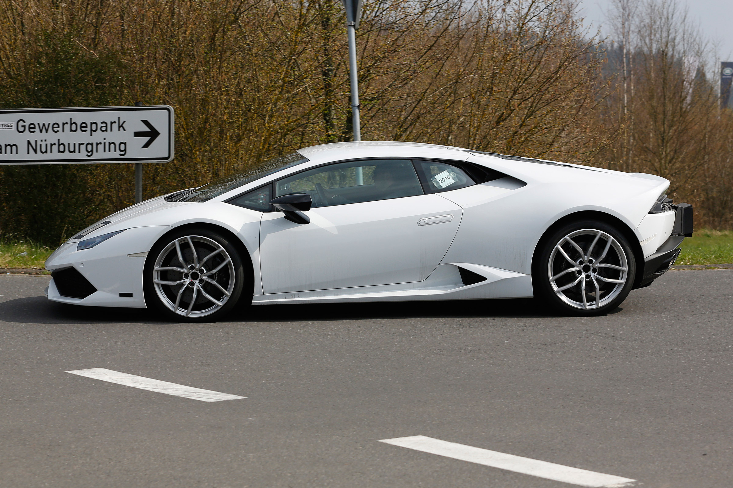 Lamborghini Huracan Superleggera spied 10