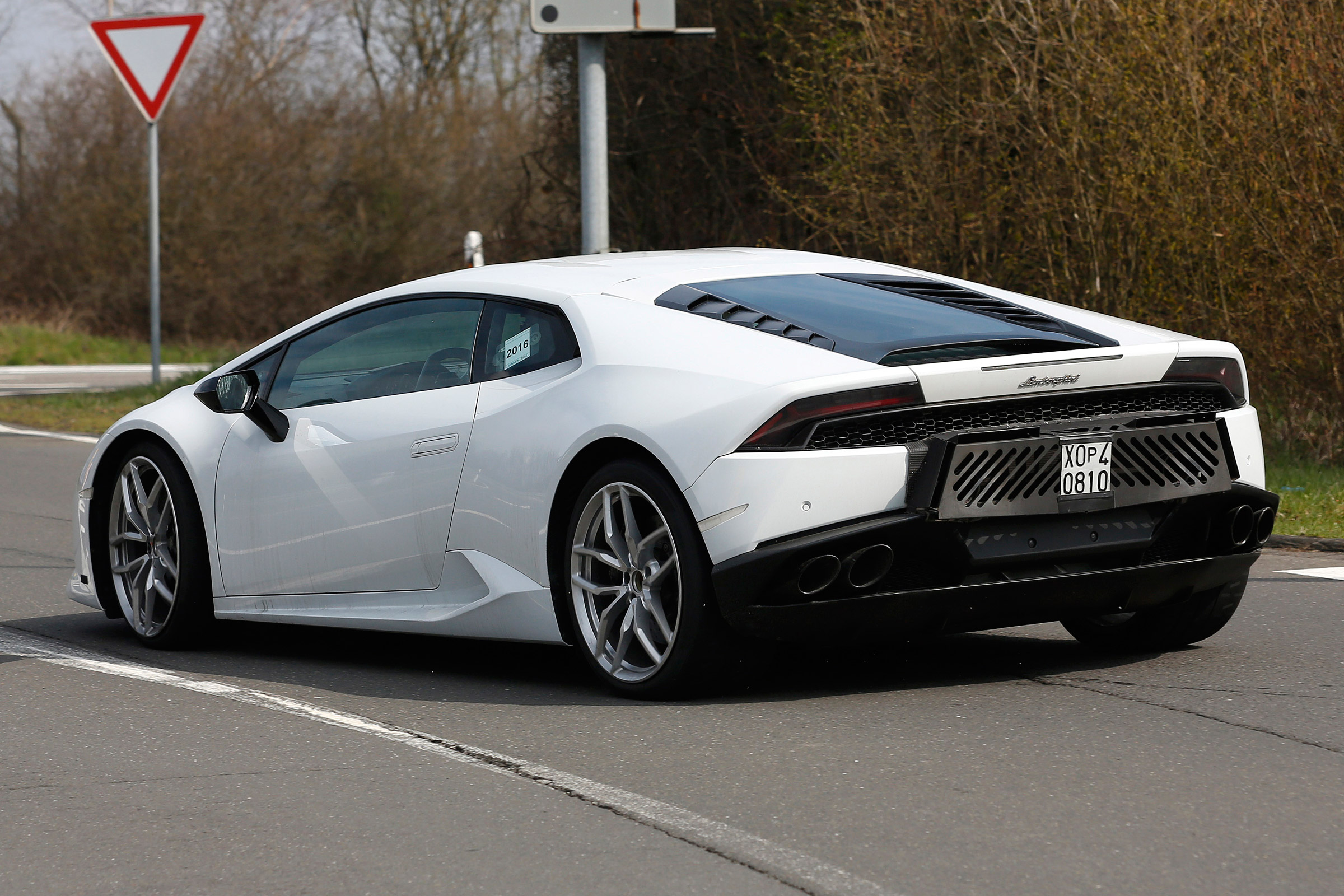 Lamborghini Huracan Superleggera spied 12