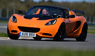 Lotus Elise Cup 250 - front cornering
