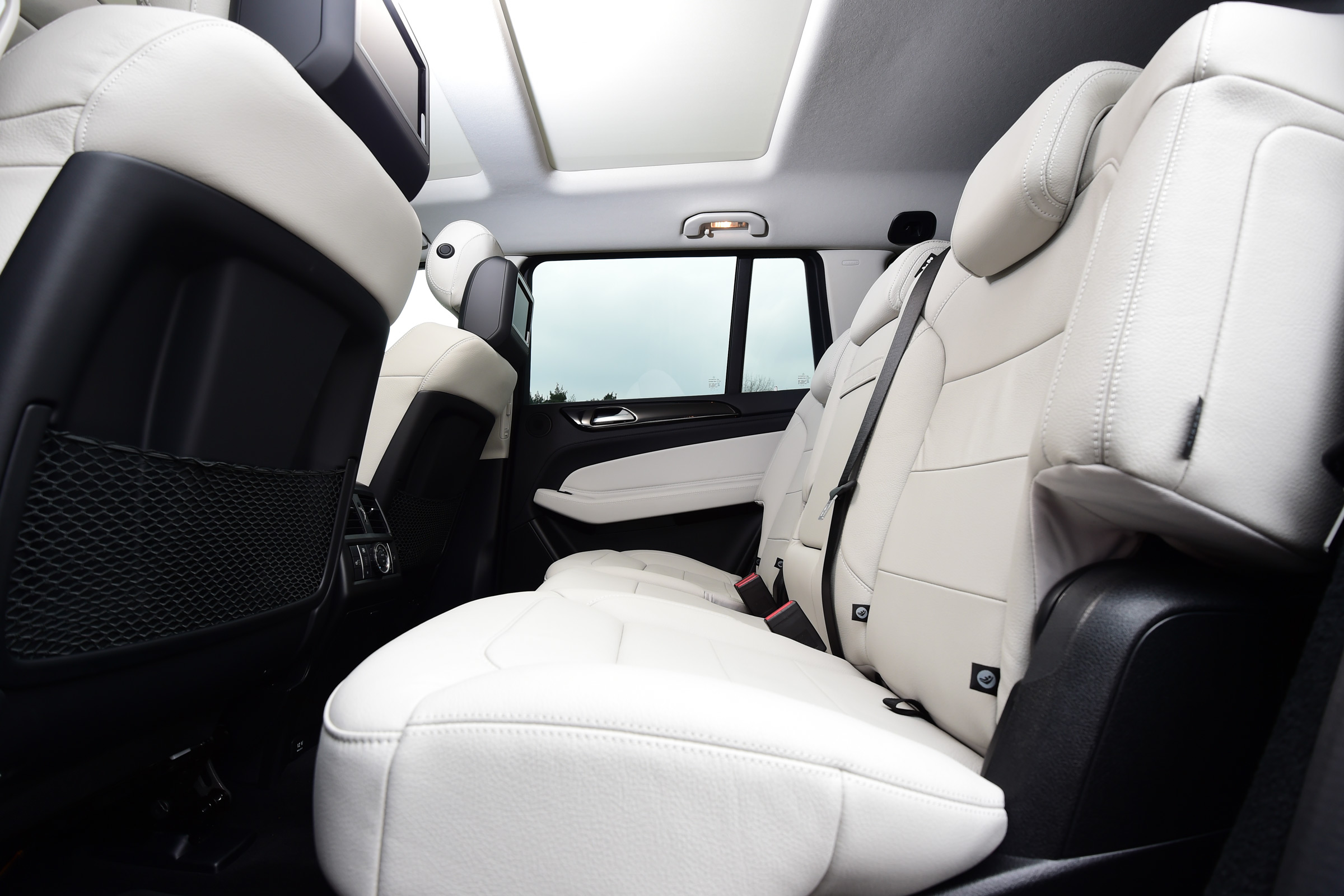 Mercedes GLS 350d AMG 2016 - rear seats