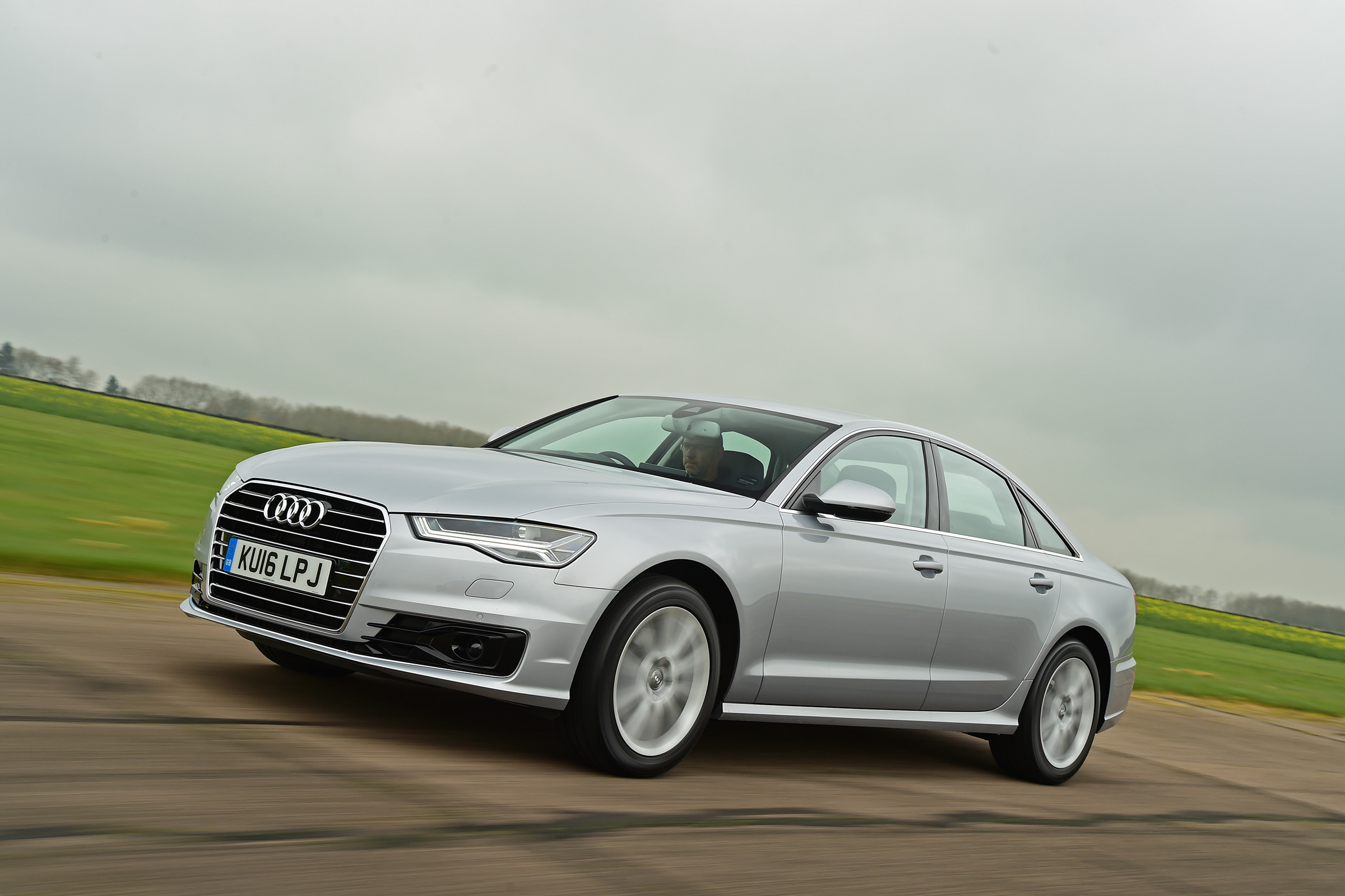 Audi A6 2016 - front tracking