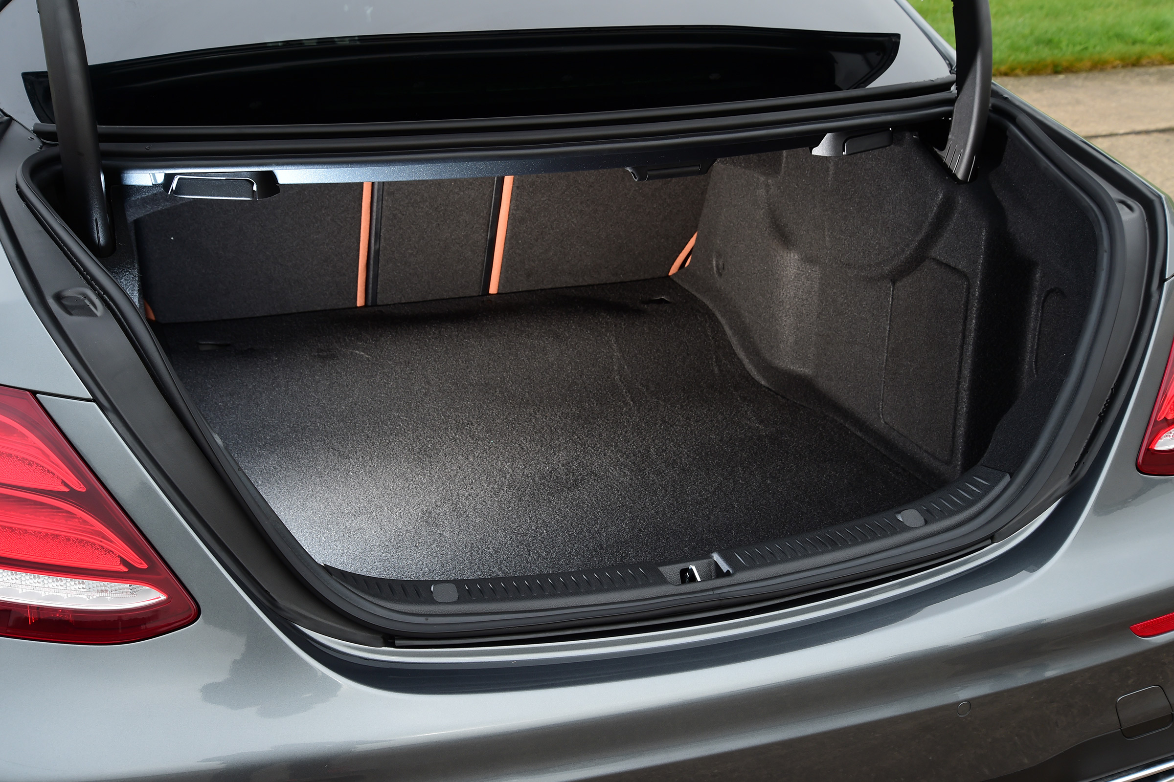 Mercedes E-Class 2016 - boot