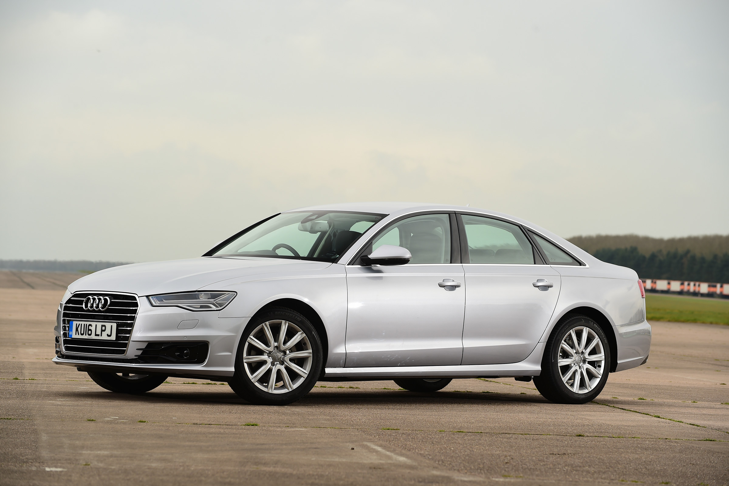 Audi A6 2016 - front quarter