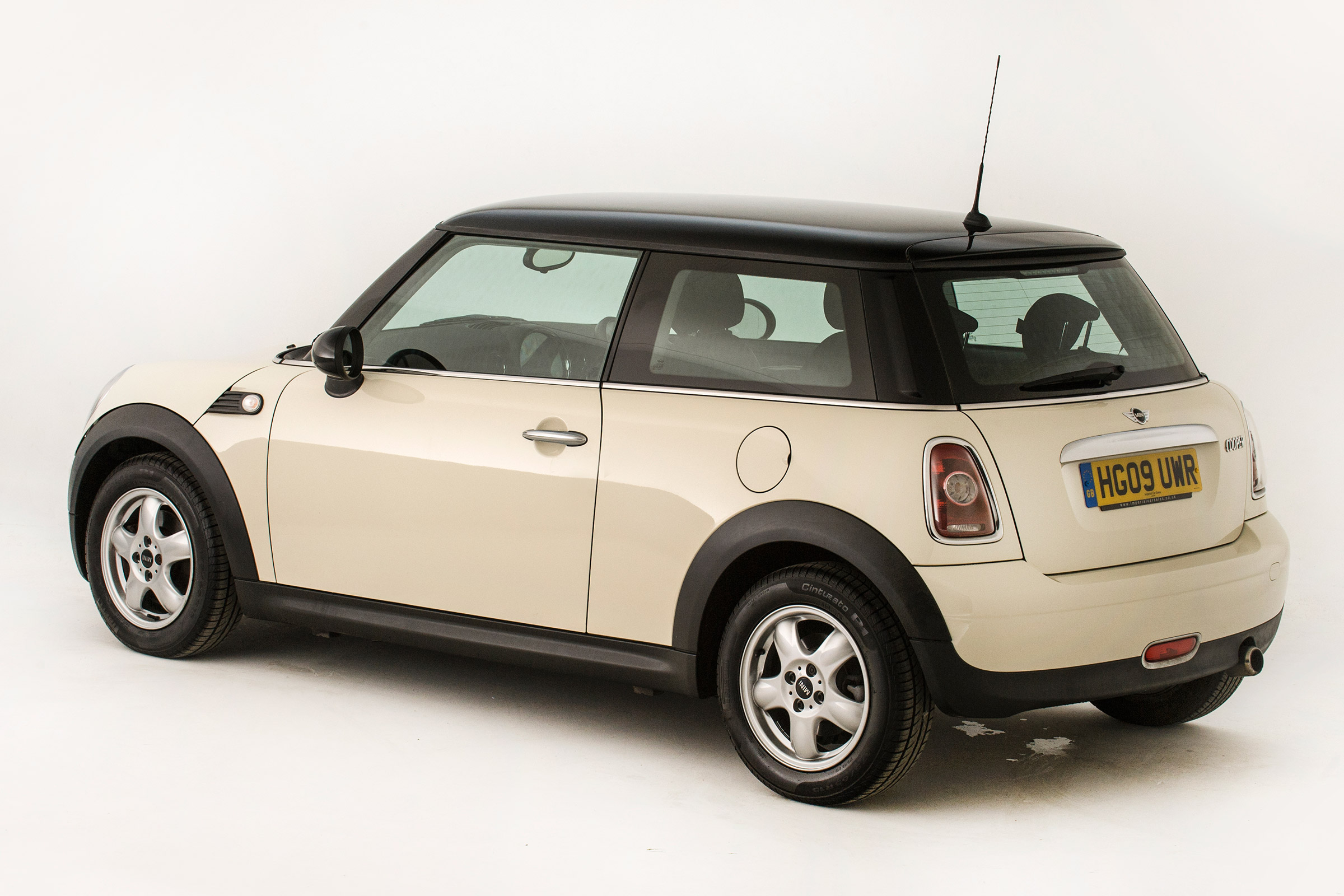 Used MINI Cooper - rear
