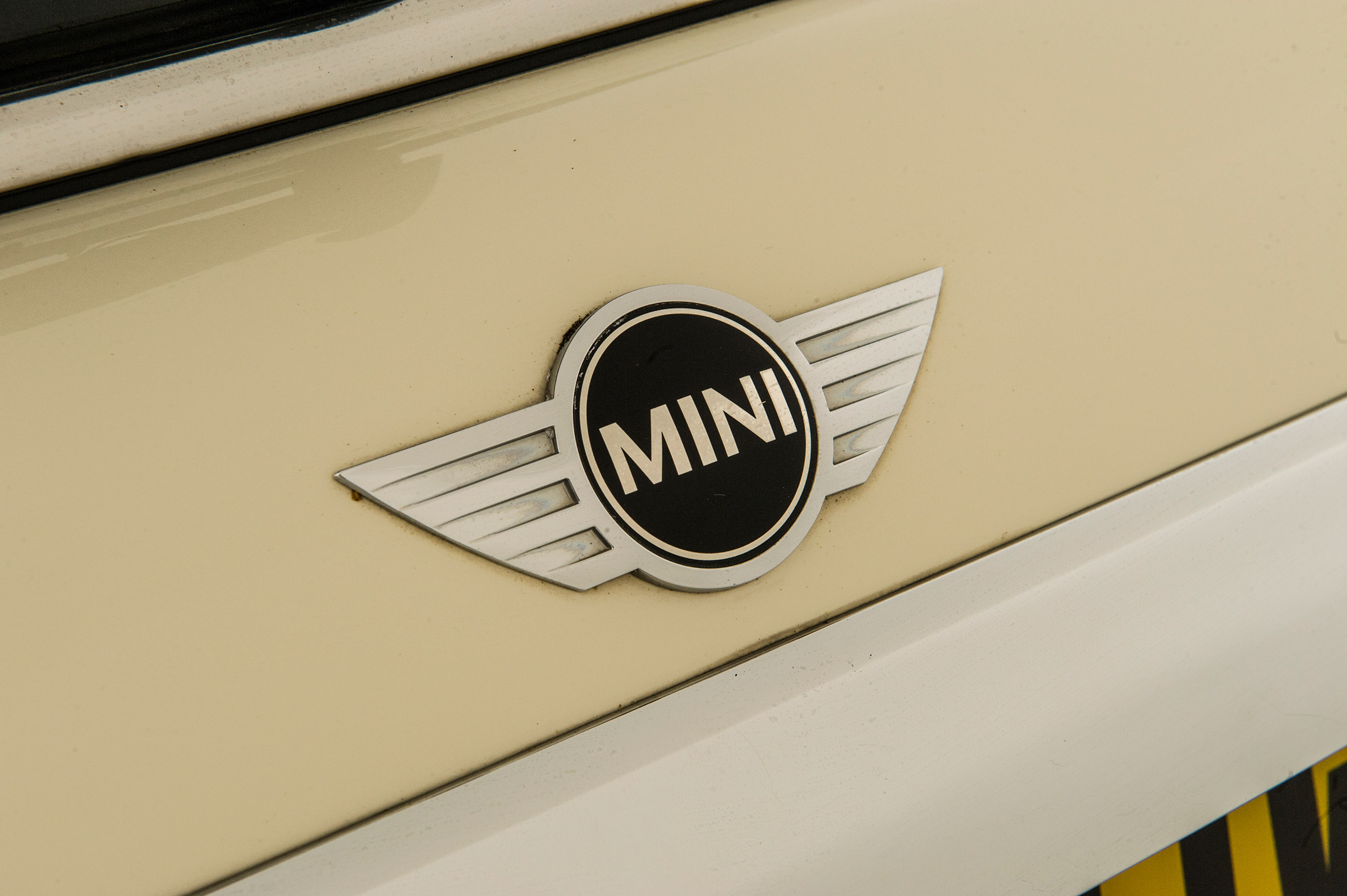 Used MINI Cooper - badge
