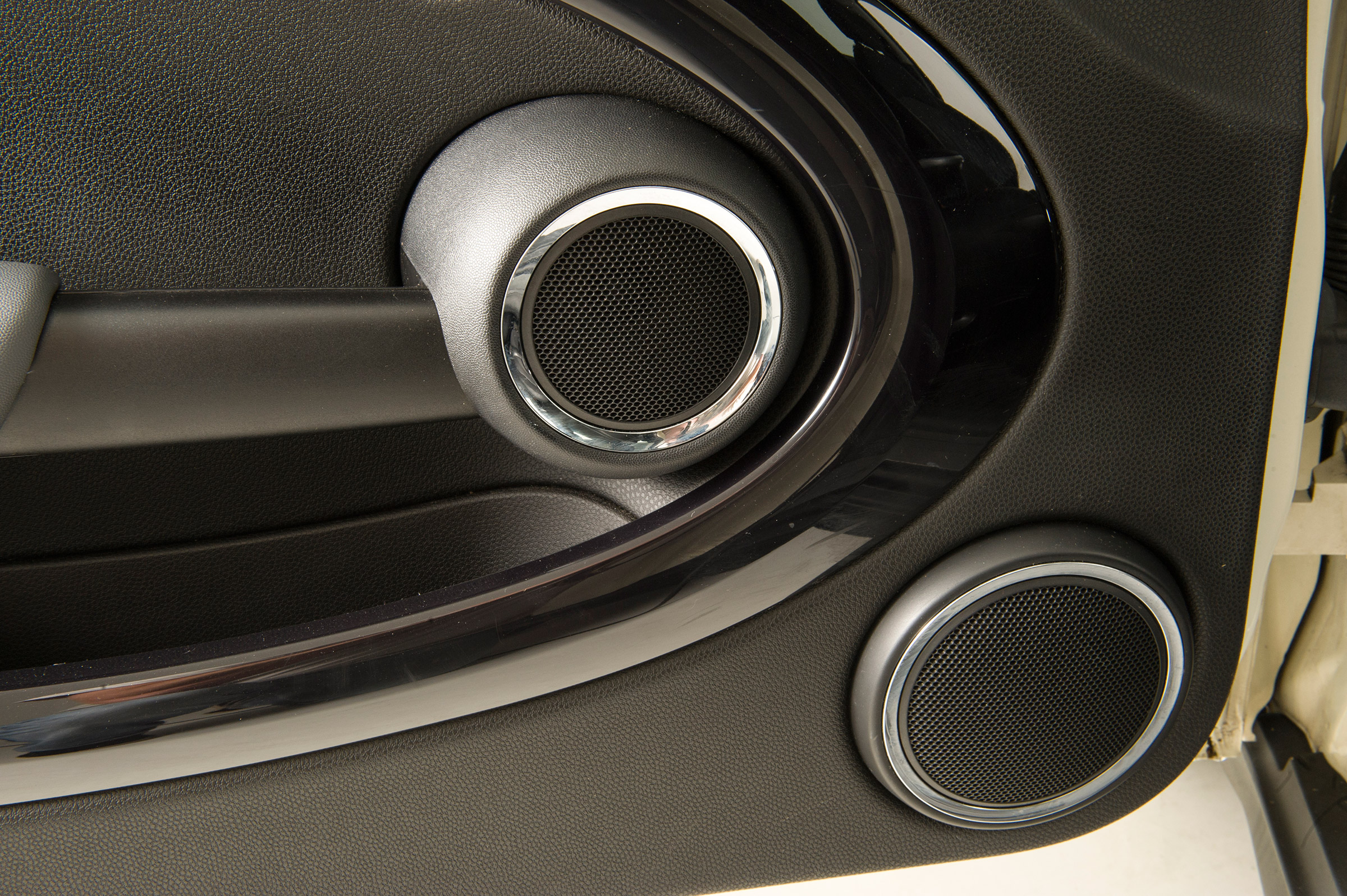 Used MINI Cooper - door speakers