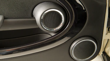 Used MINI Cooper - door speakers