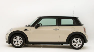 Used MINI Cooper - side