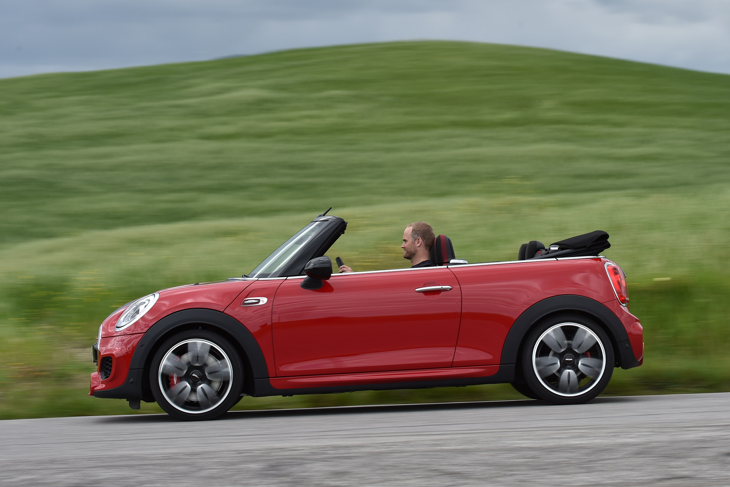 MINI JCW Convertible - side