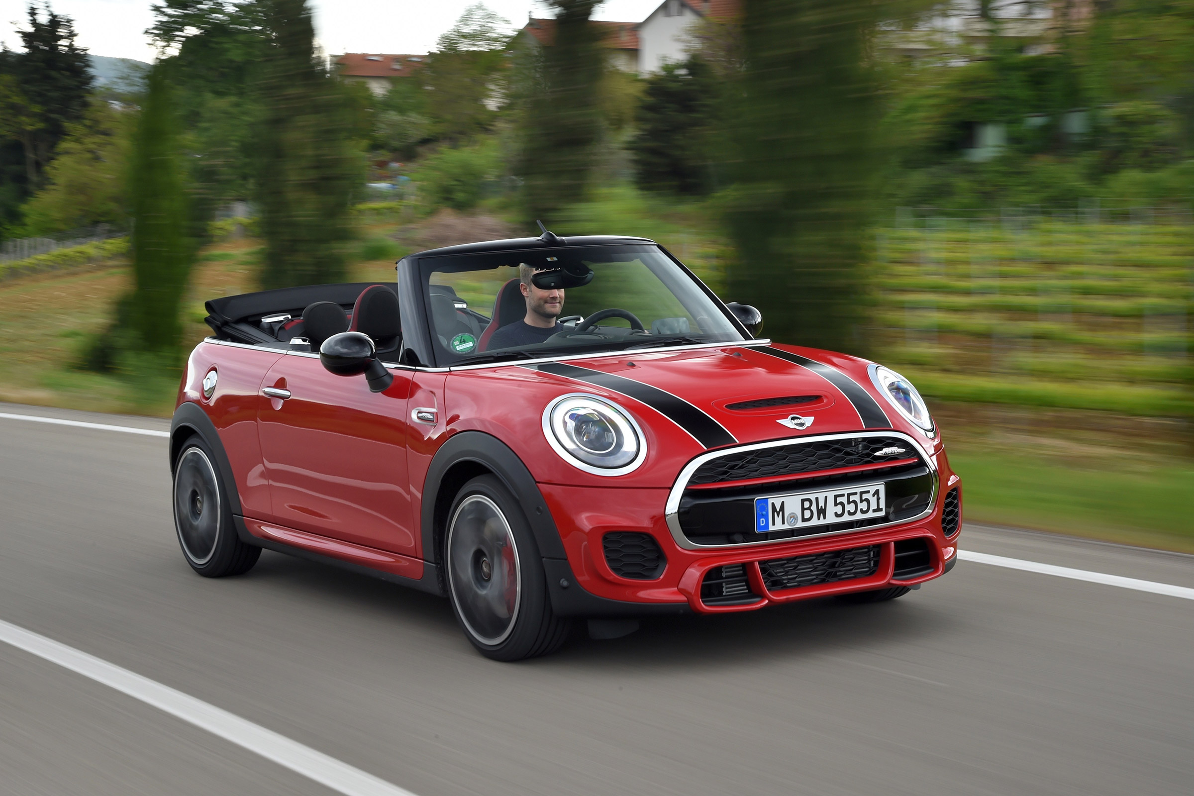 MINI JCW Convertible - front action