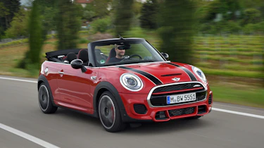 MINI JCW Convertible - front action