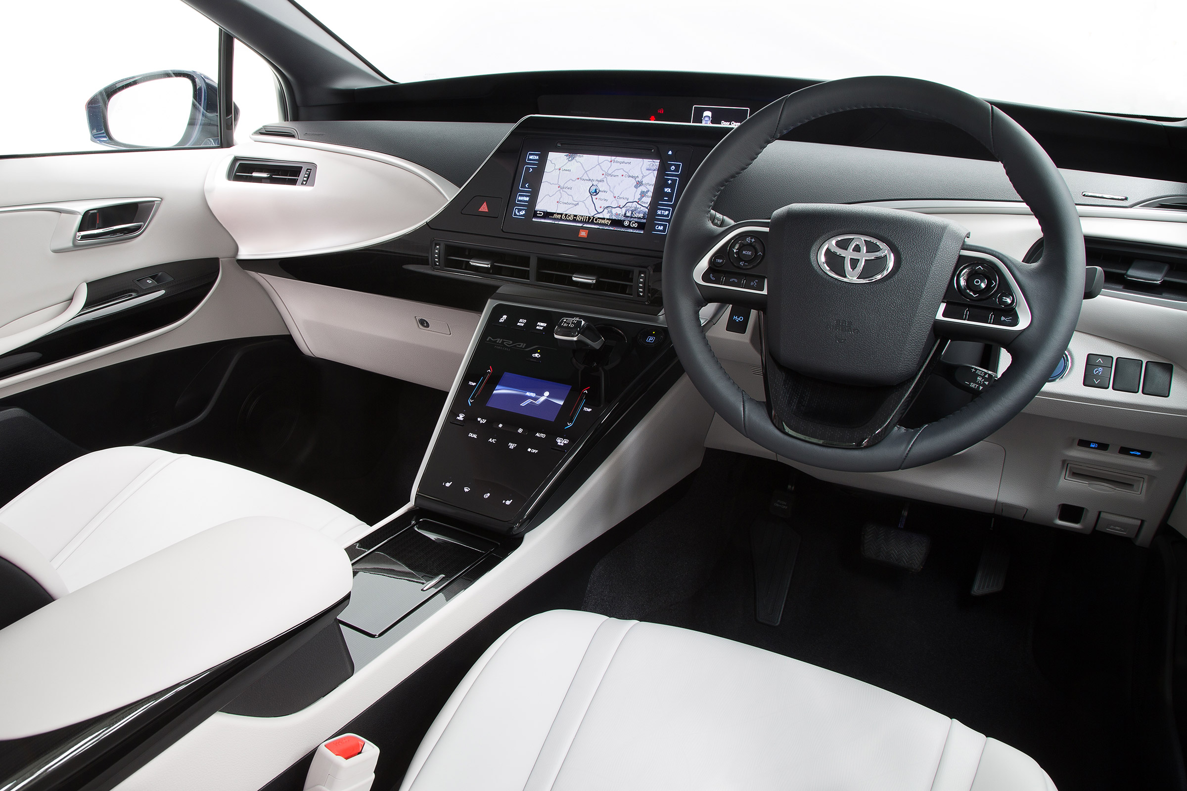 Toyota Mirai - dash