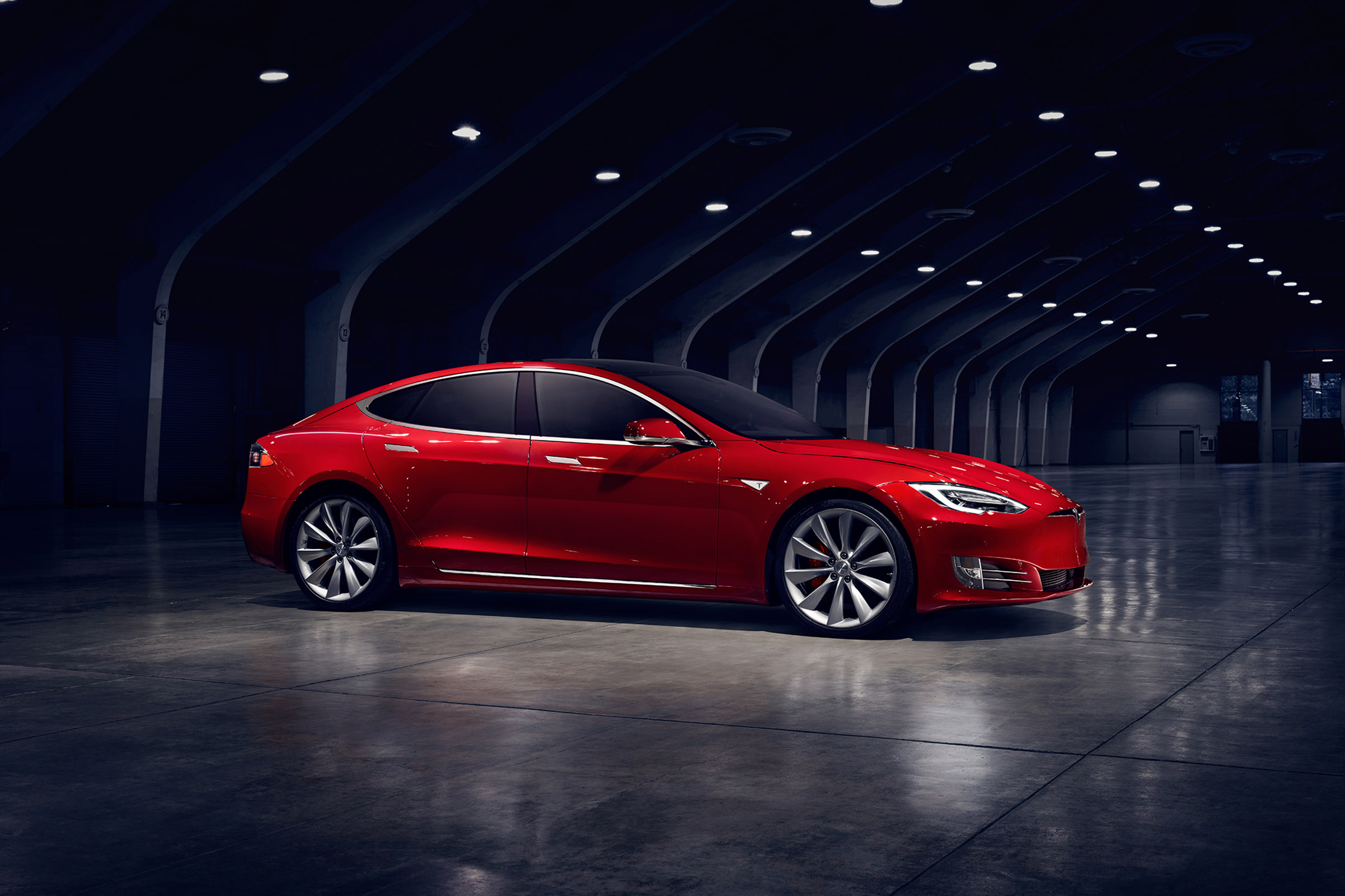 Tesla Model S 2016 facelift side