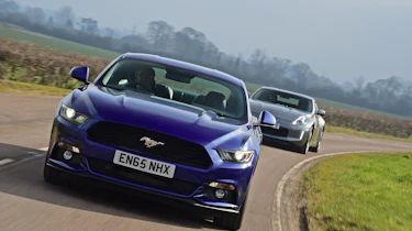 Ford Mustang vs Nissan 370Z - tracking