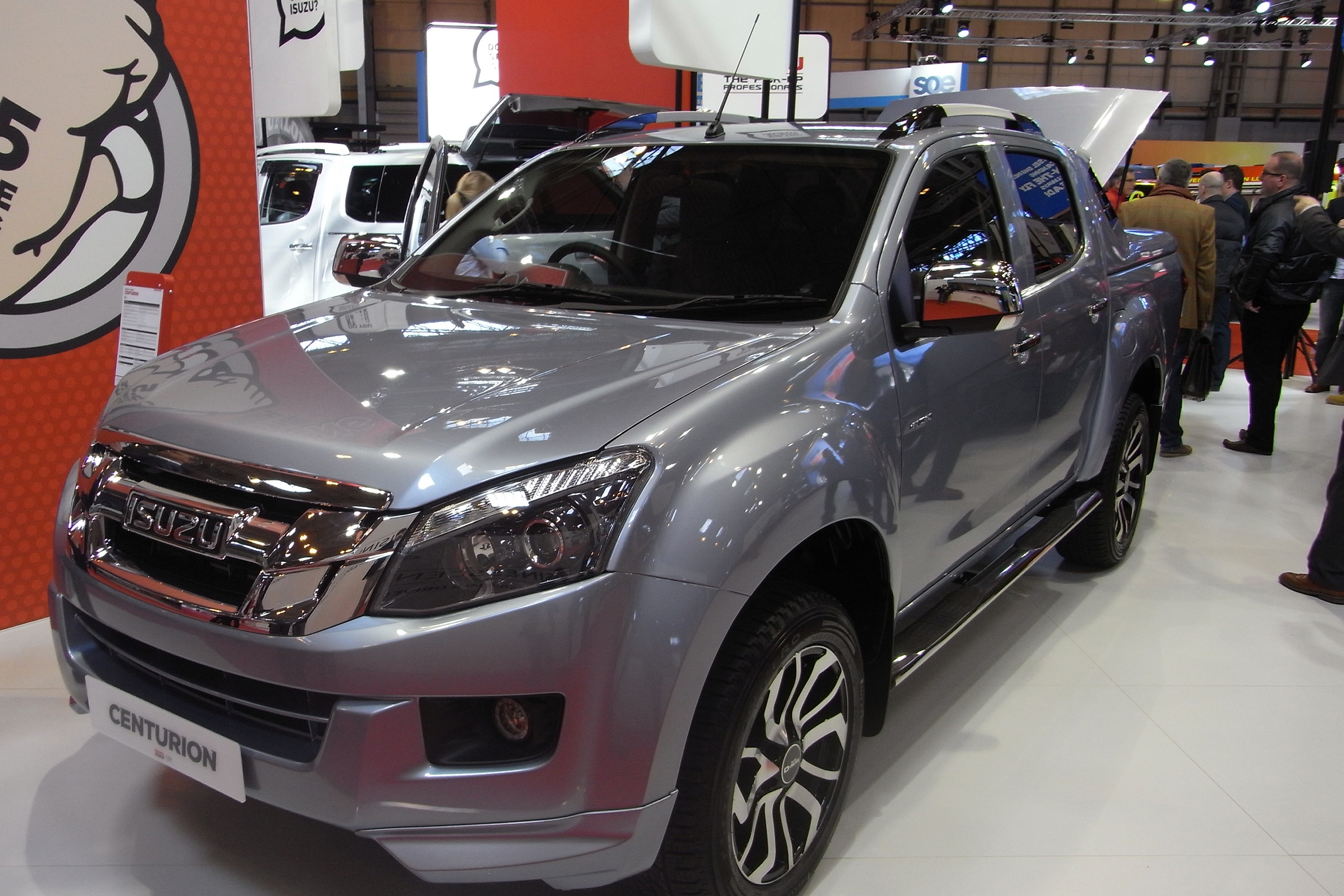Isuzu D-Max Centurion - show front