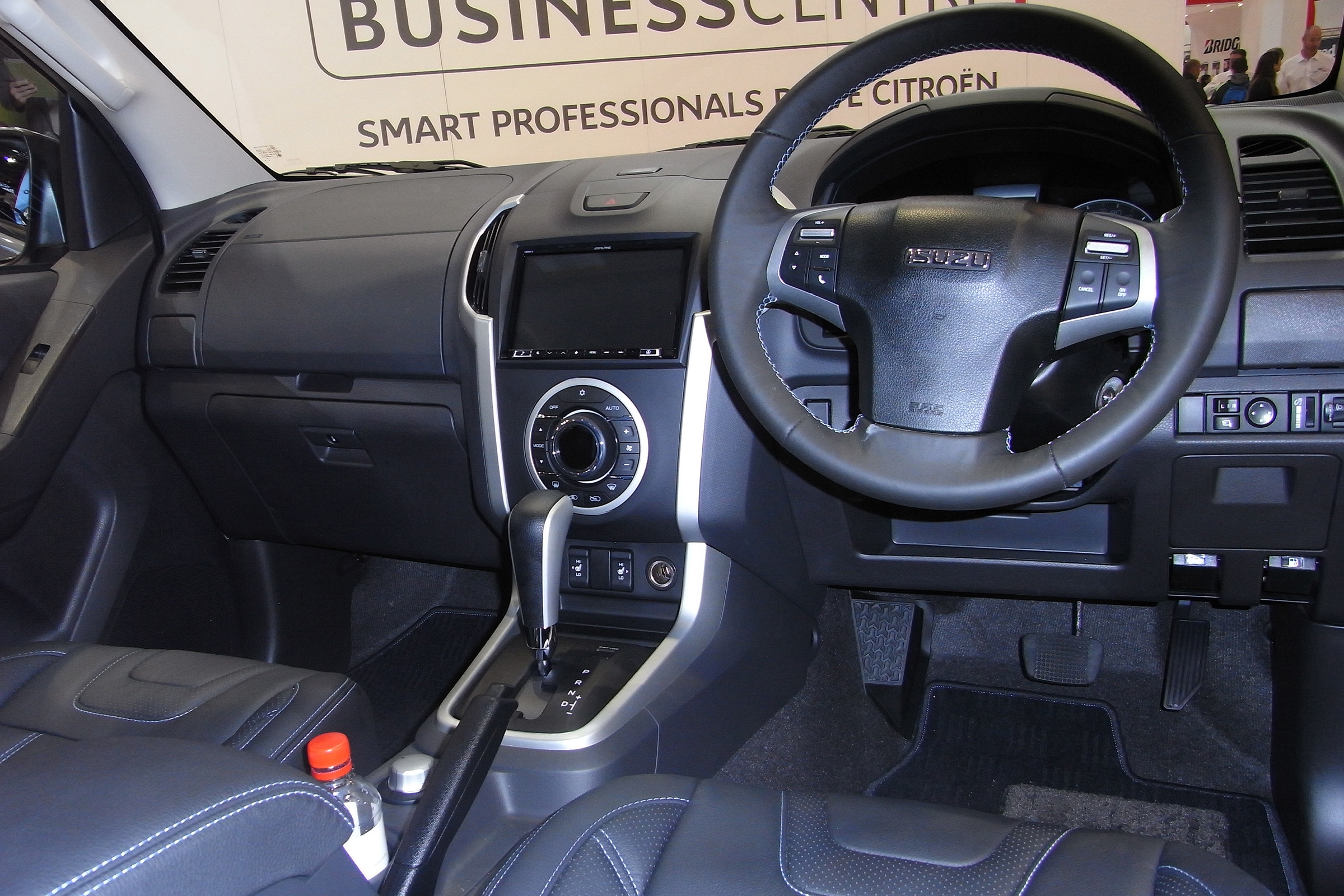 Isuzu D-Max Centurion - show interior