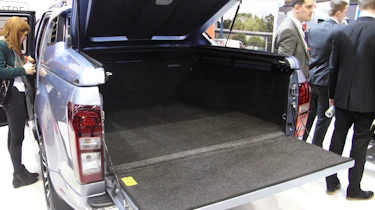 Isuzu D-Max Centurion - show bed