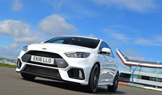 Ford Focus RS first UK drive - front tracking