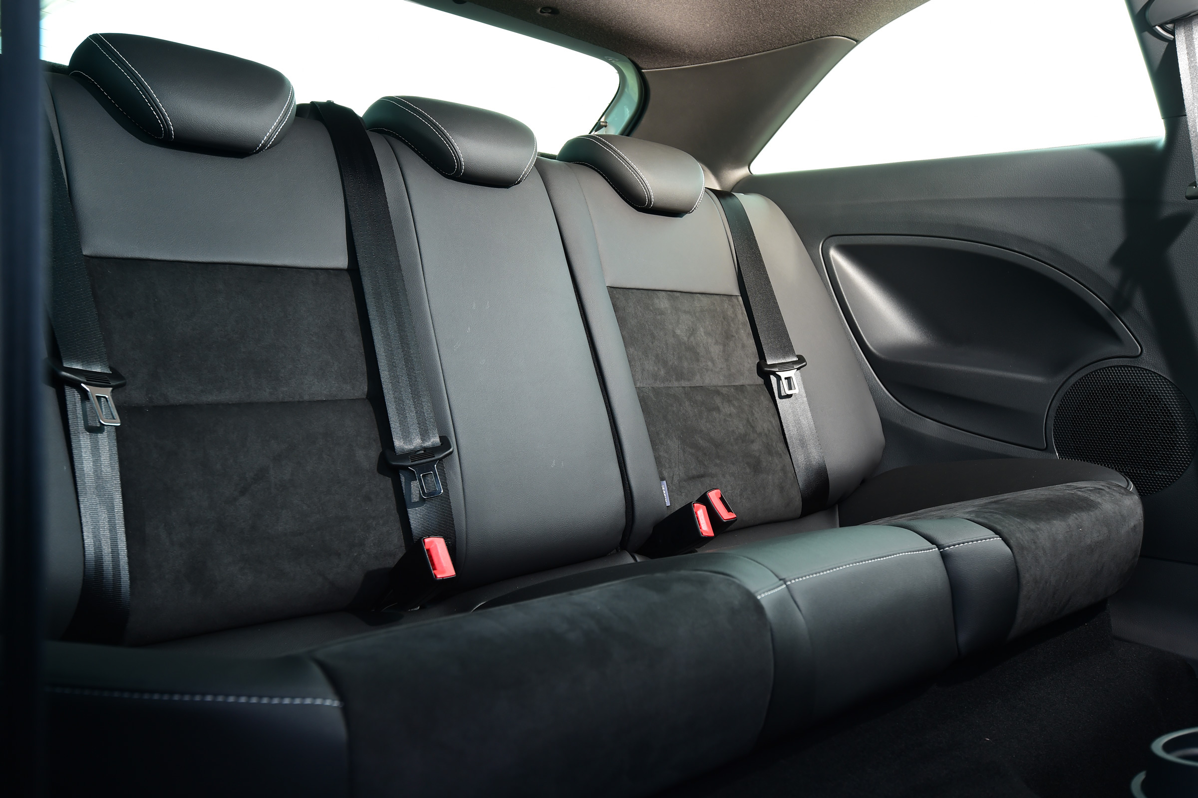 SEAT Ibiza Cupra 2016 - rear seats