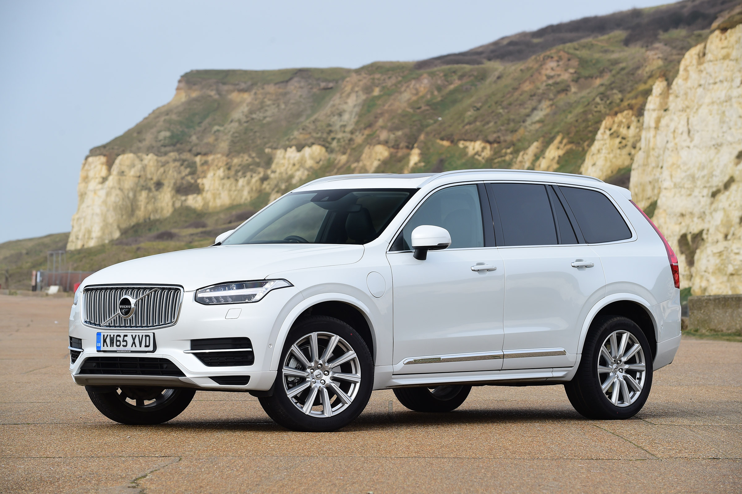 Volvo XC90 - front static