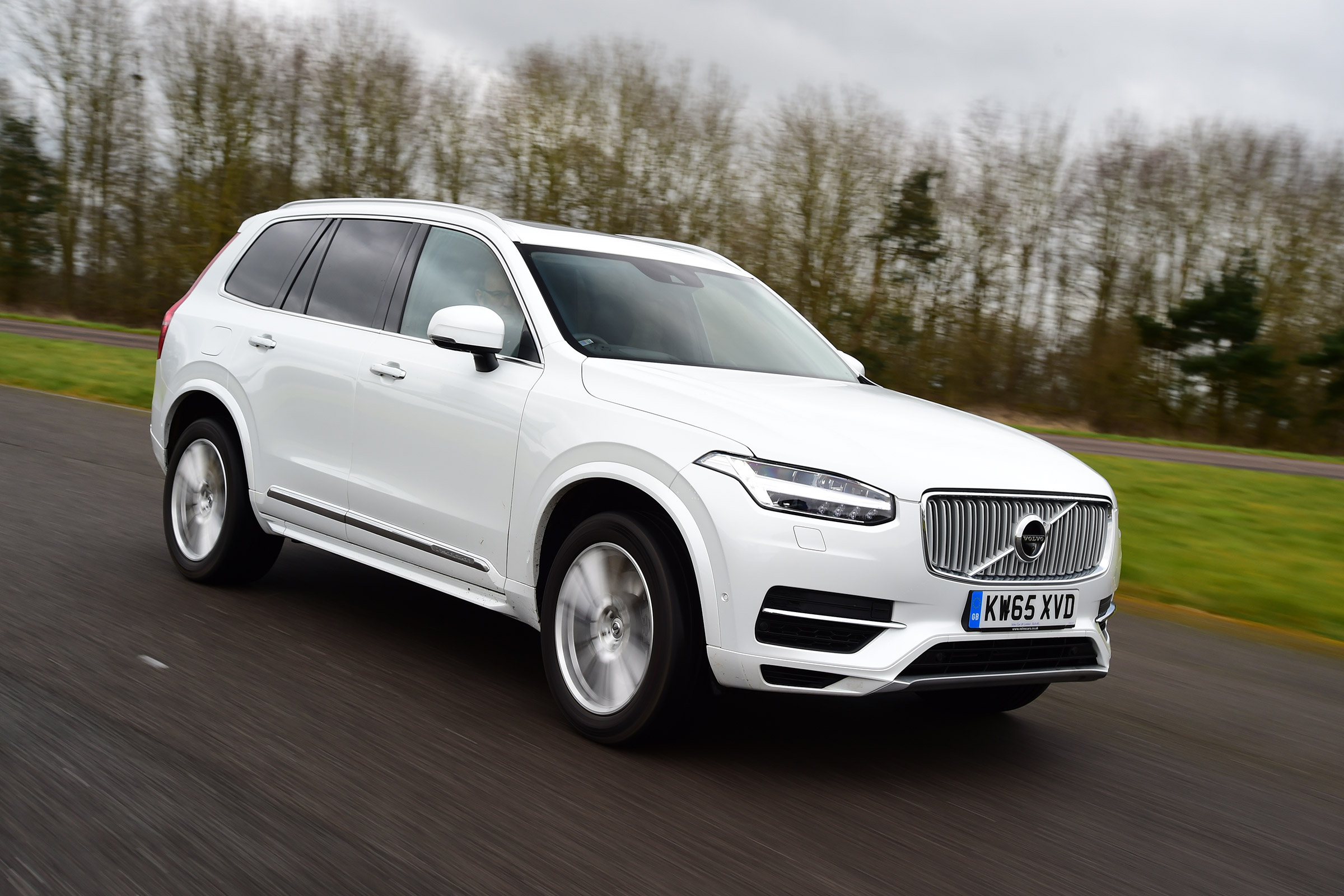 Volvo XC90 - front