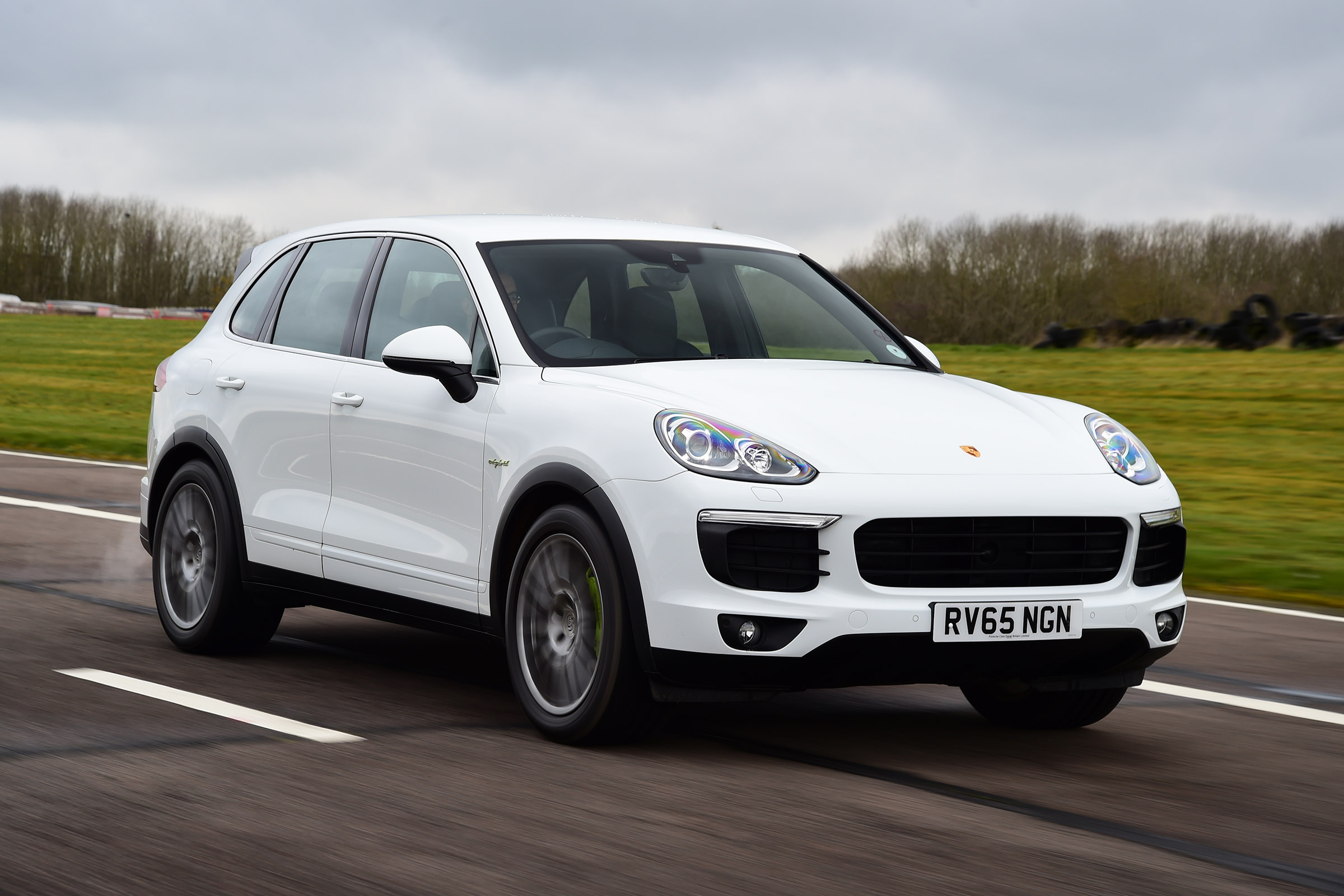 Porsche Cayenne - front