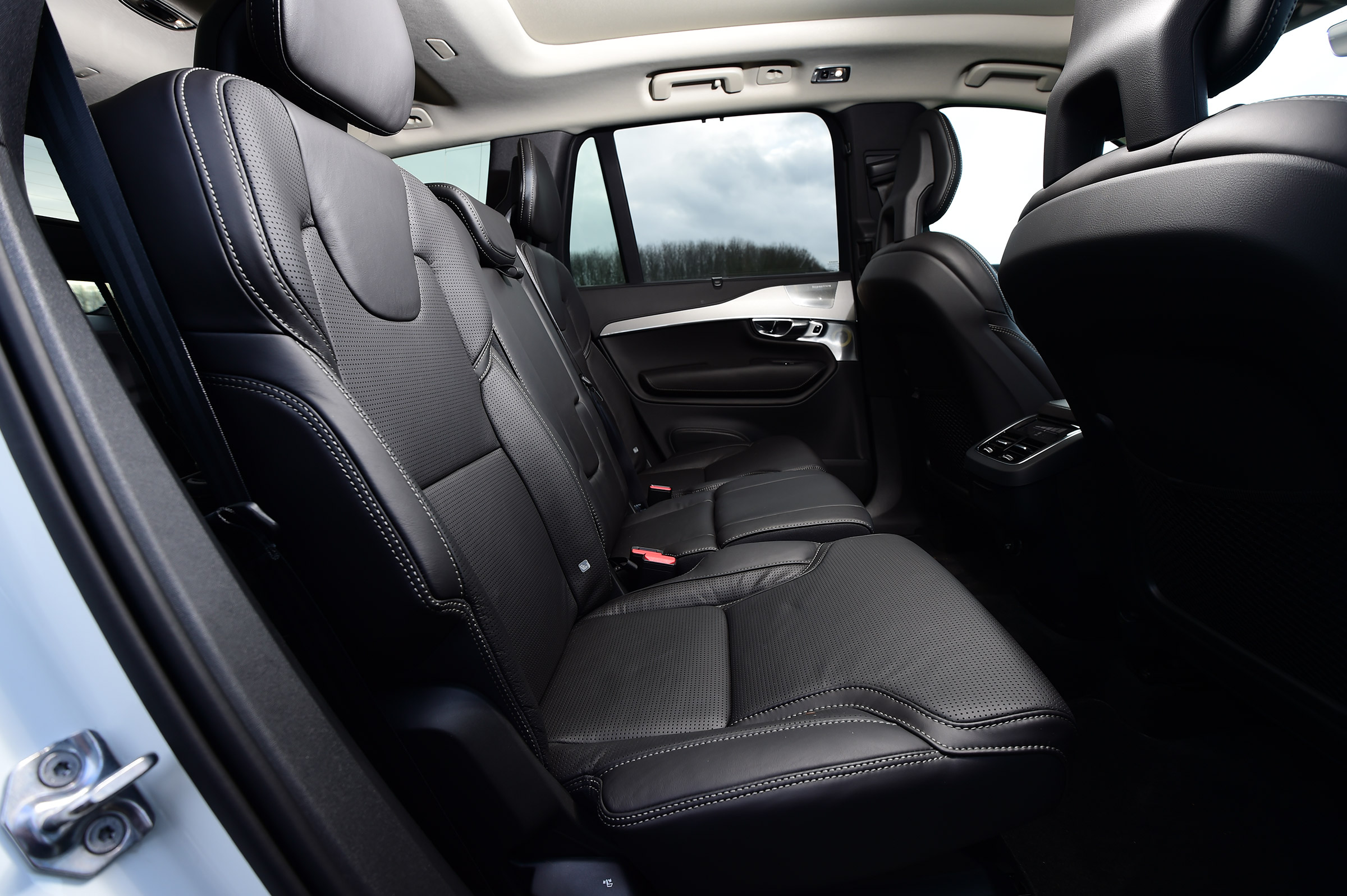 Volvo XC90 - rear seats