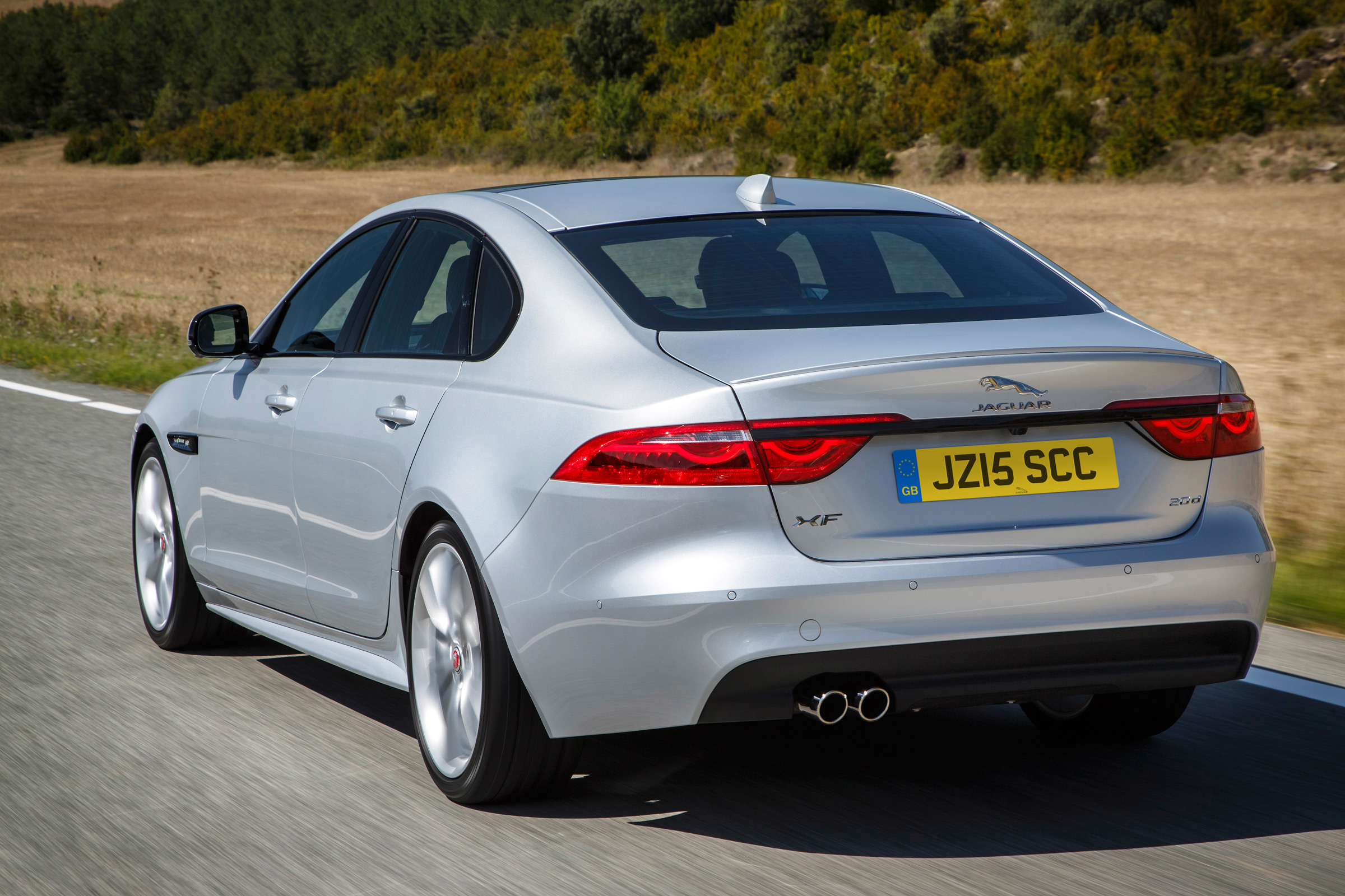 Jaguar XF 2.0d 2016 - rear tracking 2