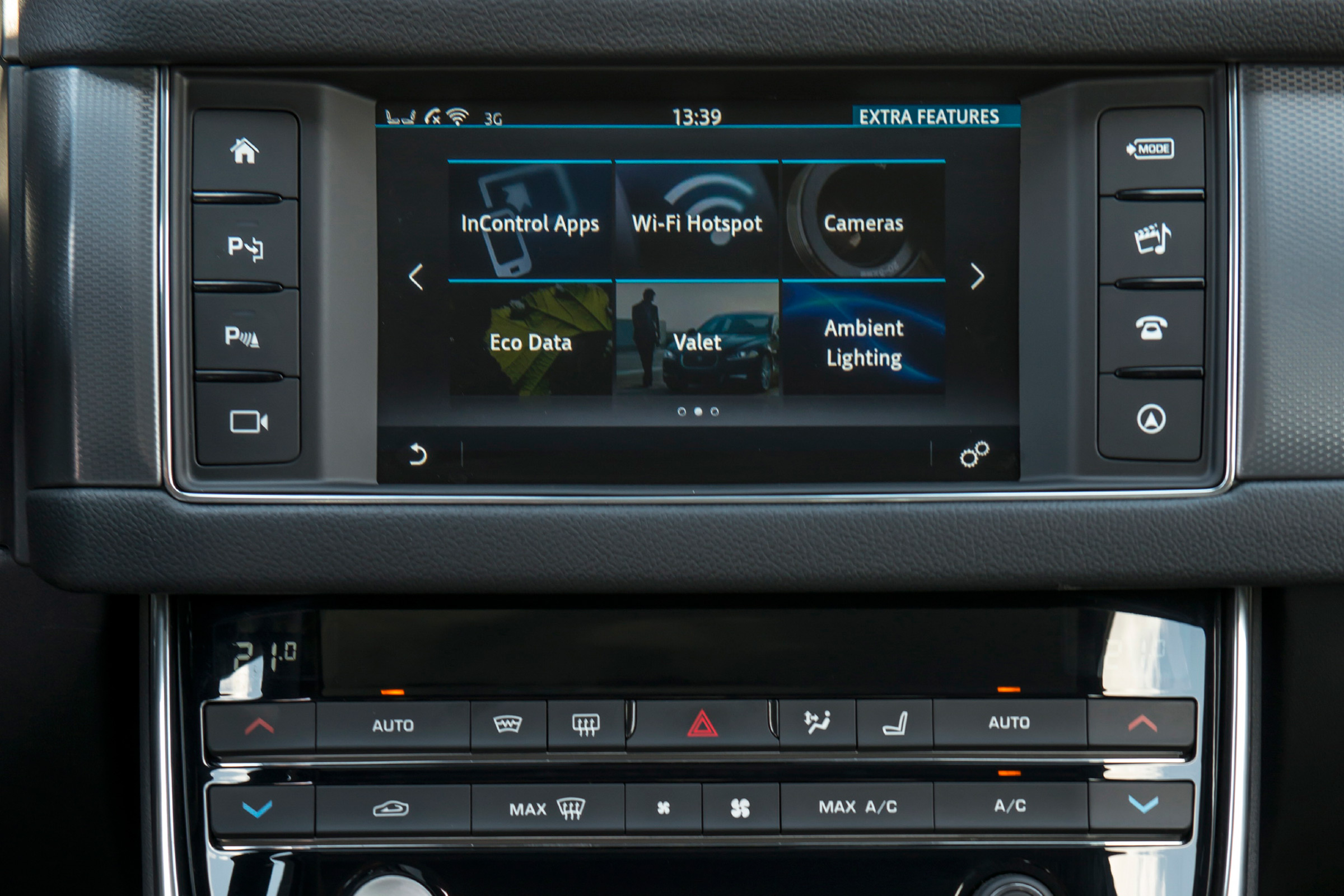 Jaguar XF 2.0d 2016 - infotainment