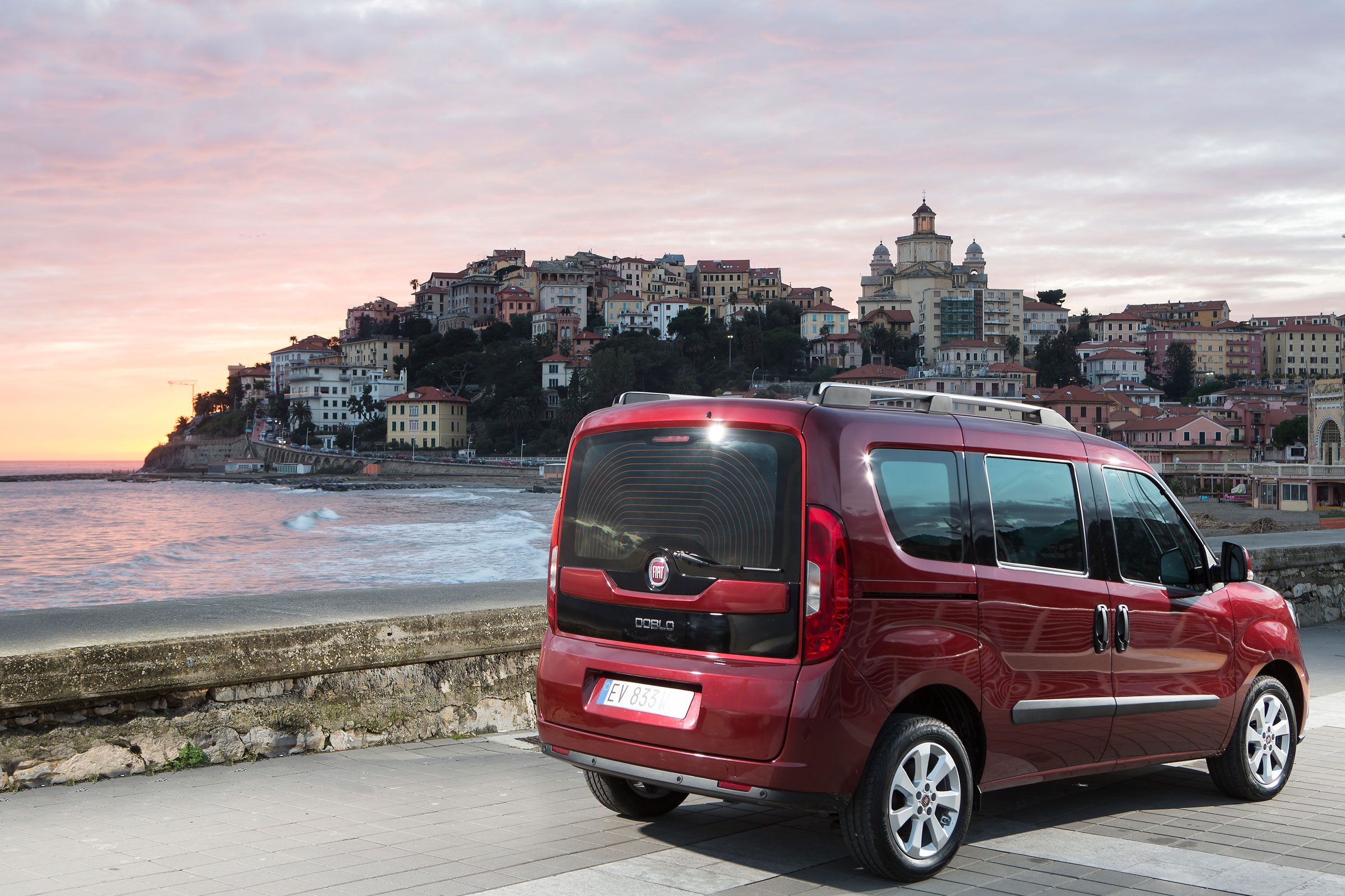 Fiat Doblo 2015 - rear static