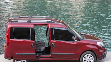Fiat Doblo 2015 - side doors