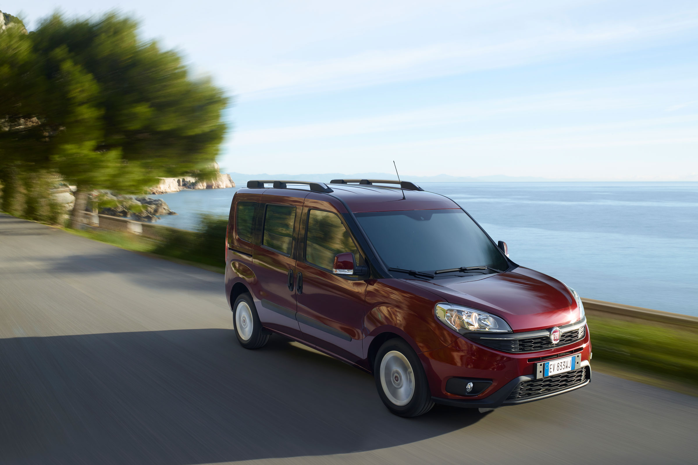 Fiat Doblo 2015 - tracking side