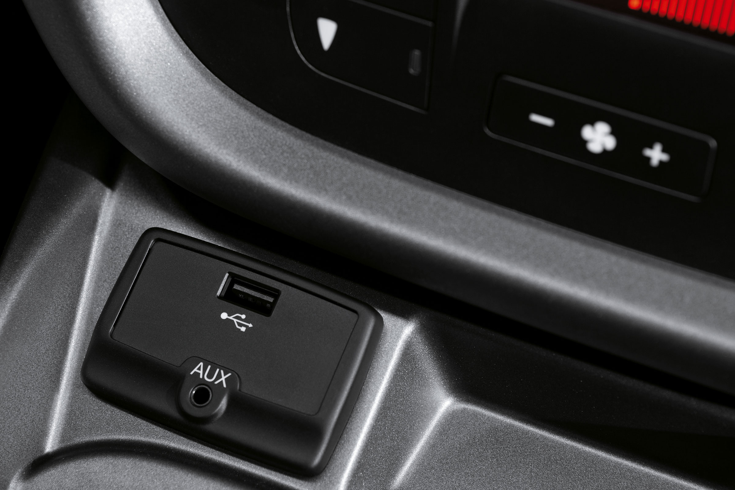 Fiat Doblo 2015 - usb socket