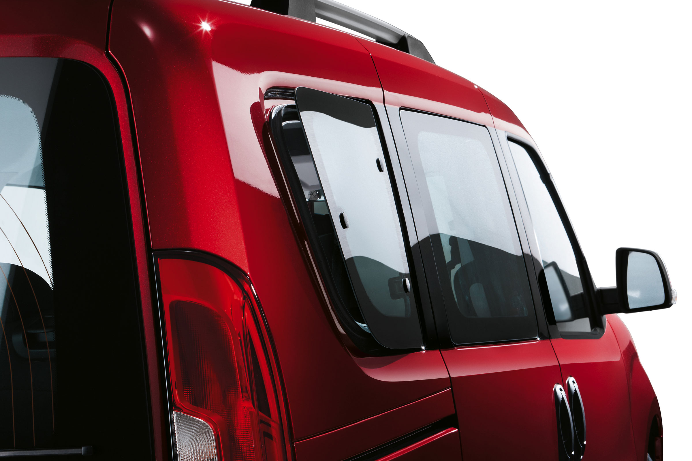 Fiat Doblo 2015 - rear window