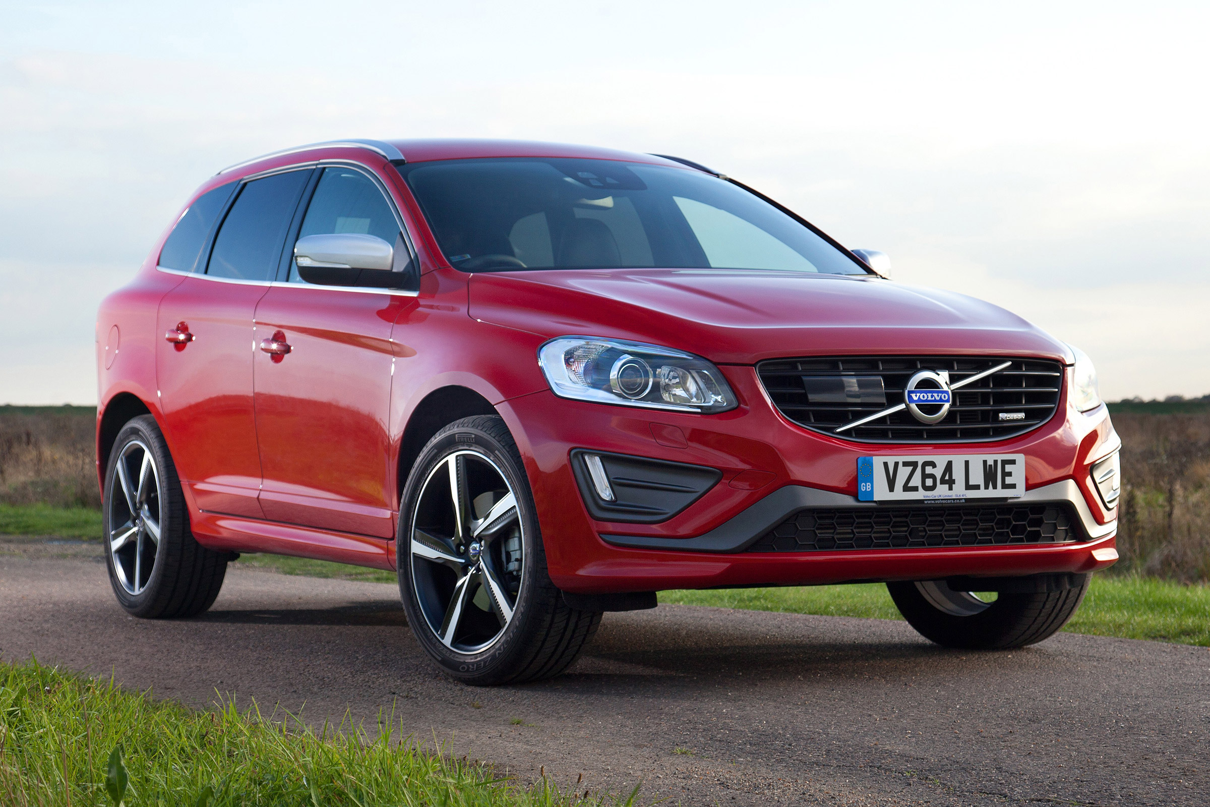 Volvo XC60 - front