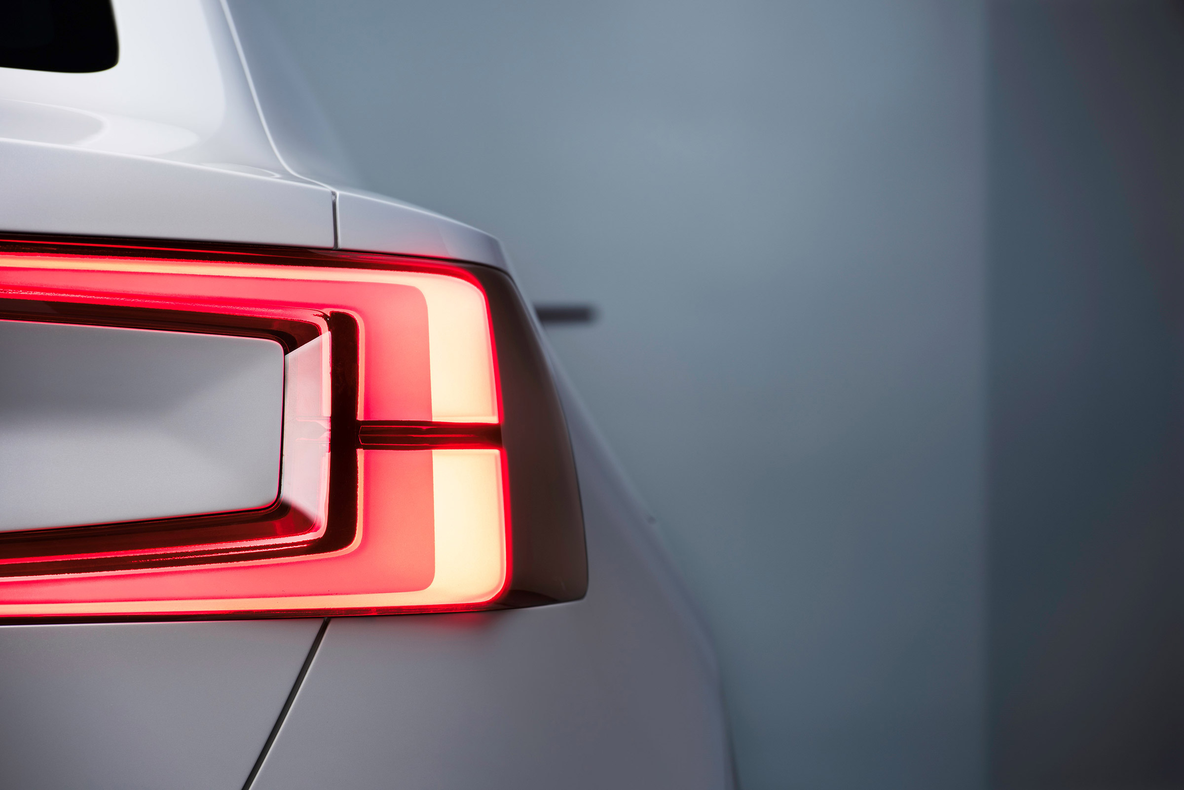 Volvo 40.2 Concept (Volvo V40 2018) rear light detail