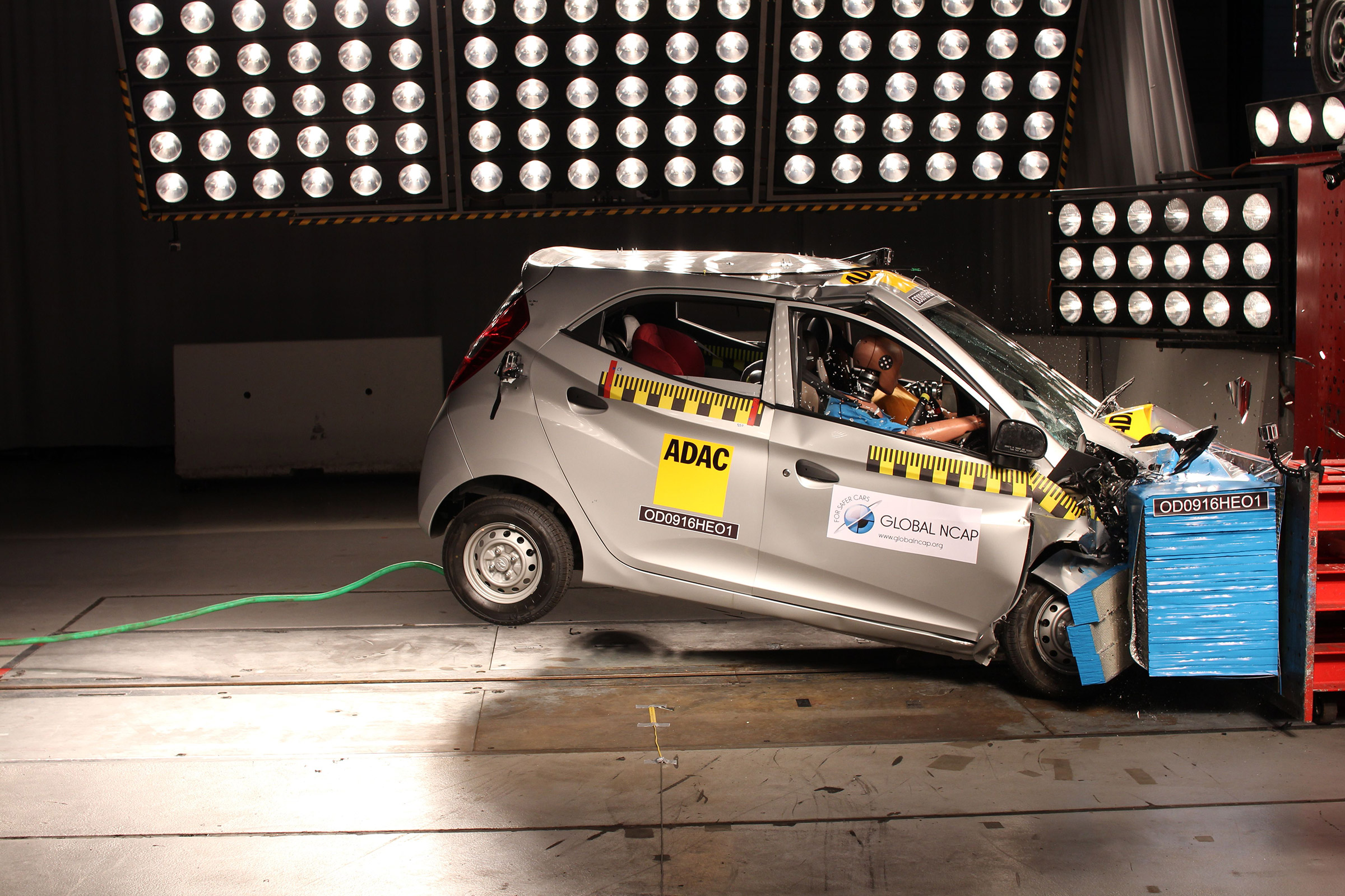 Hyundai Eon crash test