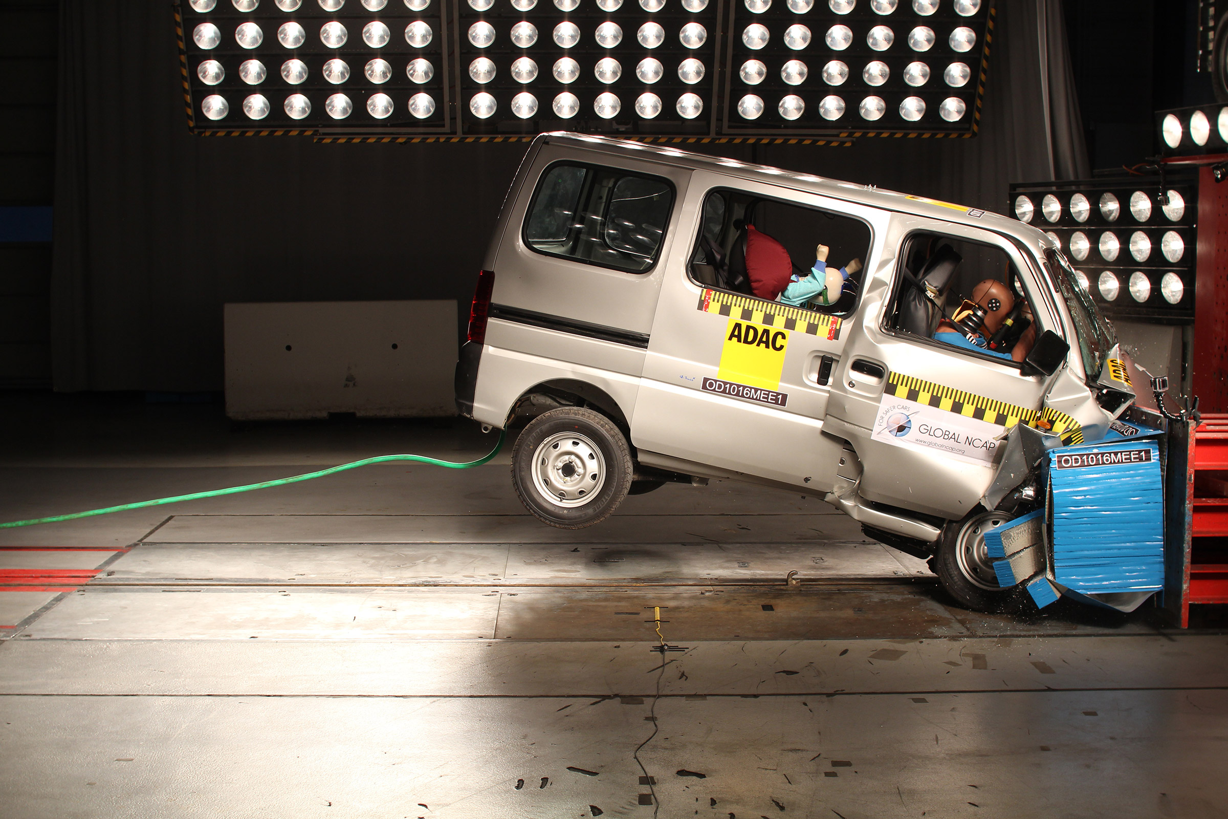Maruti Suzuki Eeco crash test