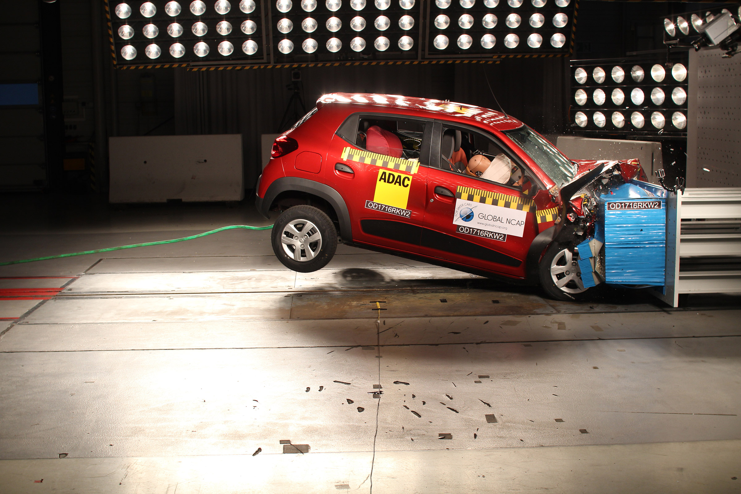 Renault KWID III crash test
