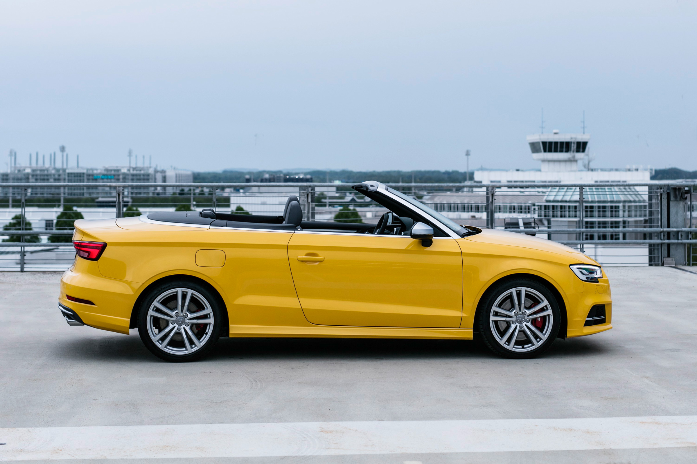 Audi S3 Cabriolet 2016 - side