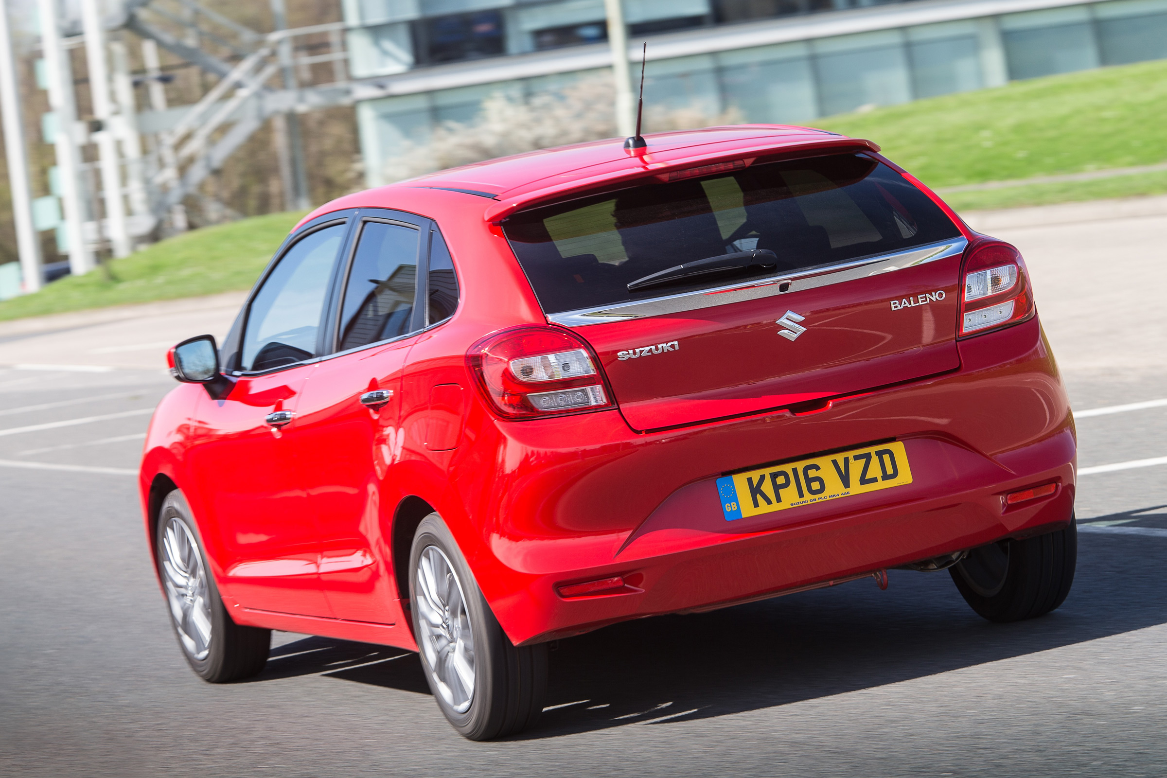 Suzuki Baleno SVHS mild hybrid - rear tracking