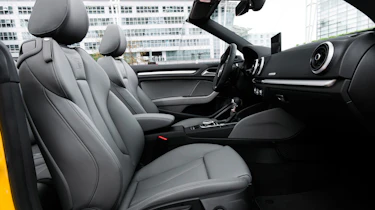 Audi S3 Cabriolet 2016 - front seats