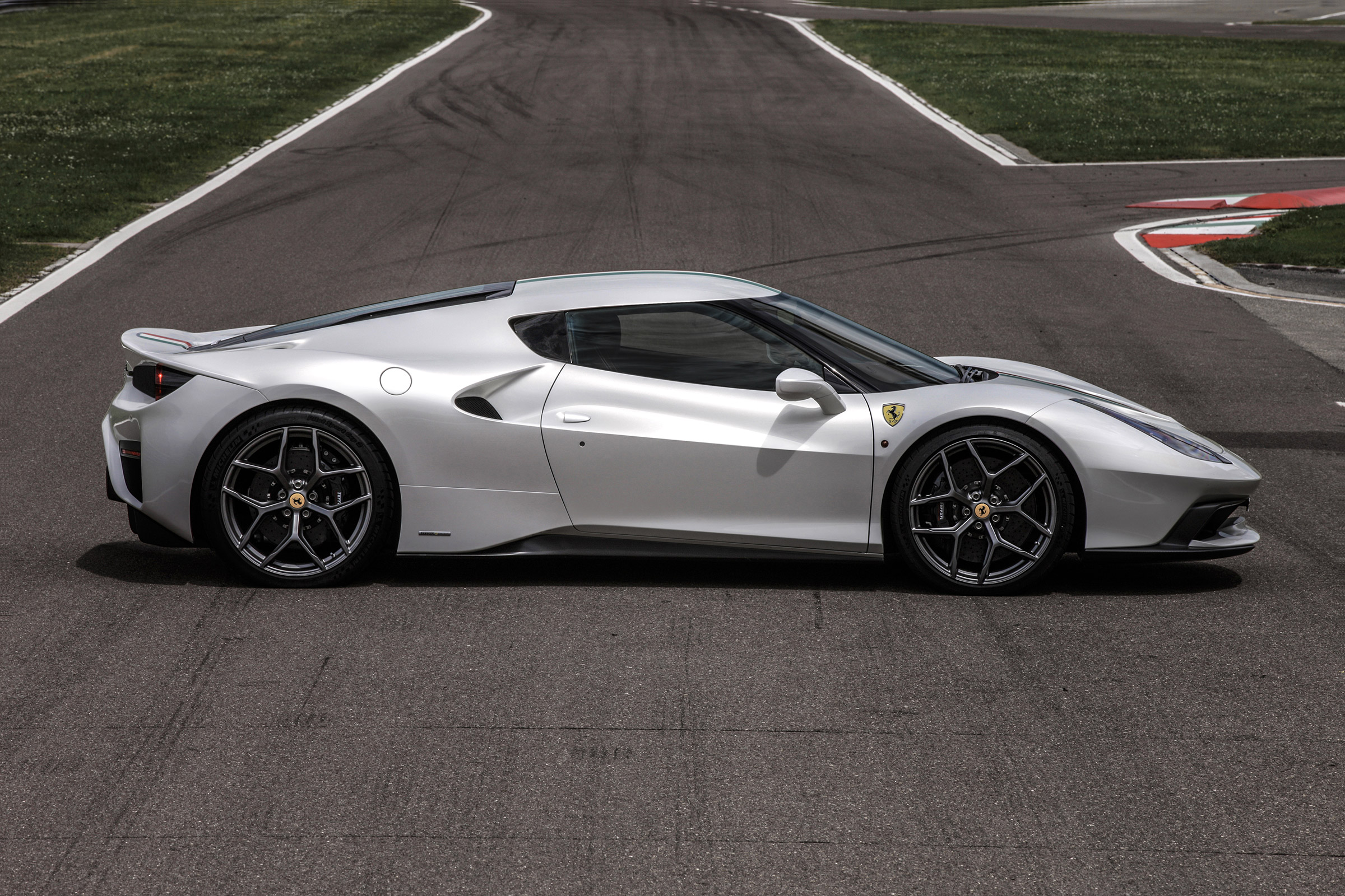 Ferrari 458 MM Speciale side
