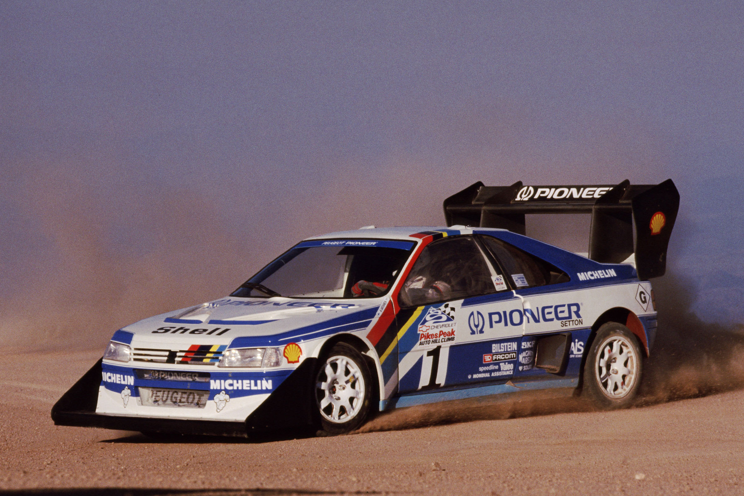 Peugeot Sport - Ari Vatanen interview 405 pikes peak