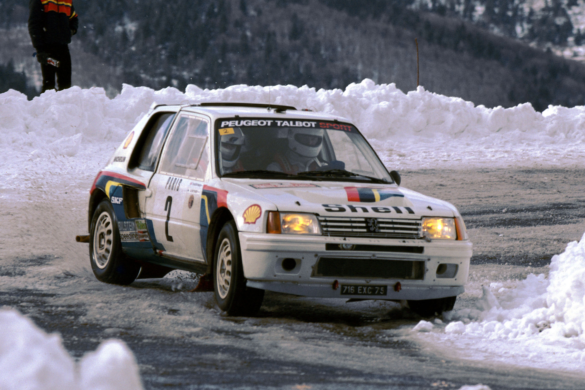 Peugeot Sport - Ari Vatanen interview 205 T16 snow 2