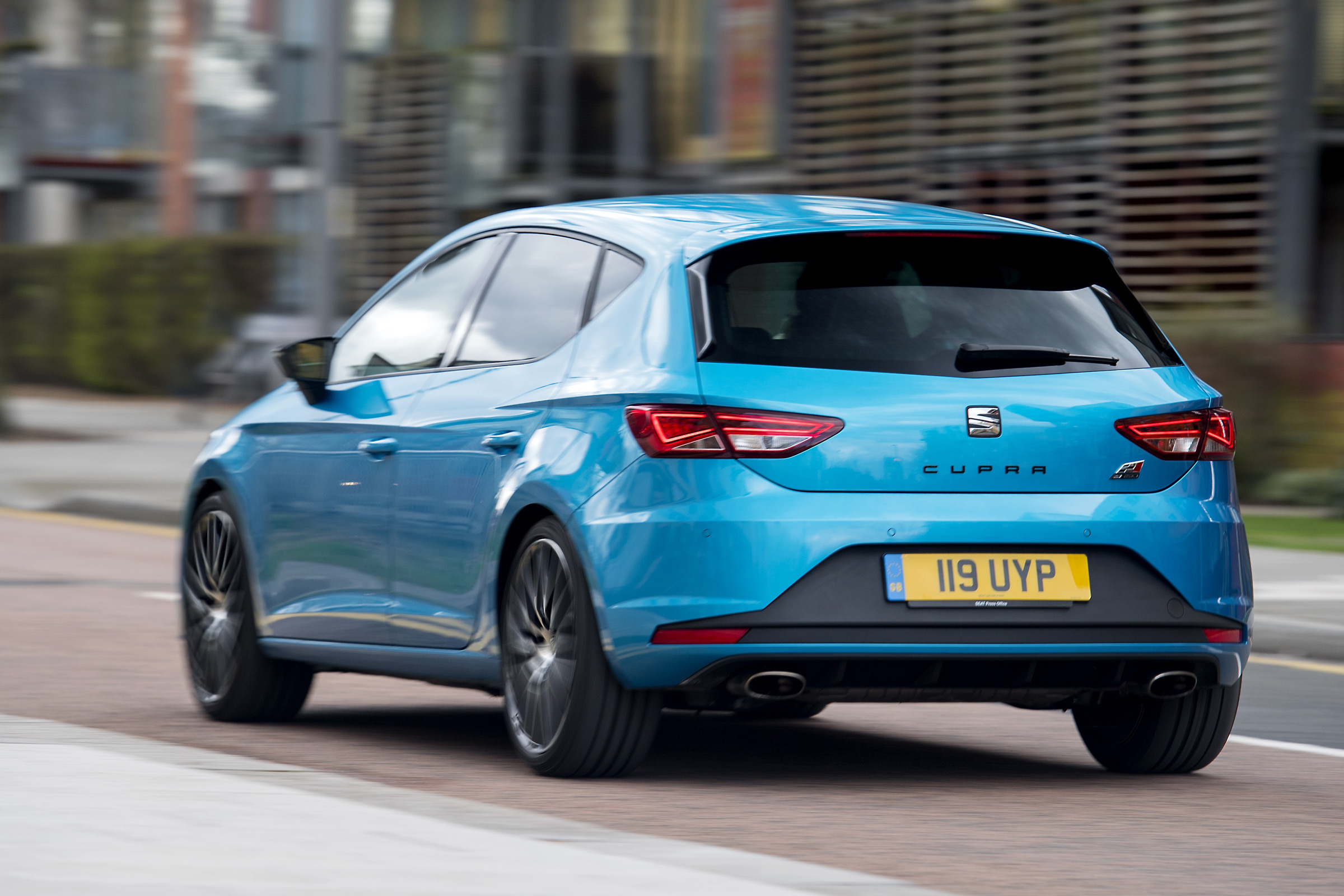 SEAT Leon Cupra 290 2016 UK - rear tracking