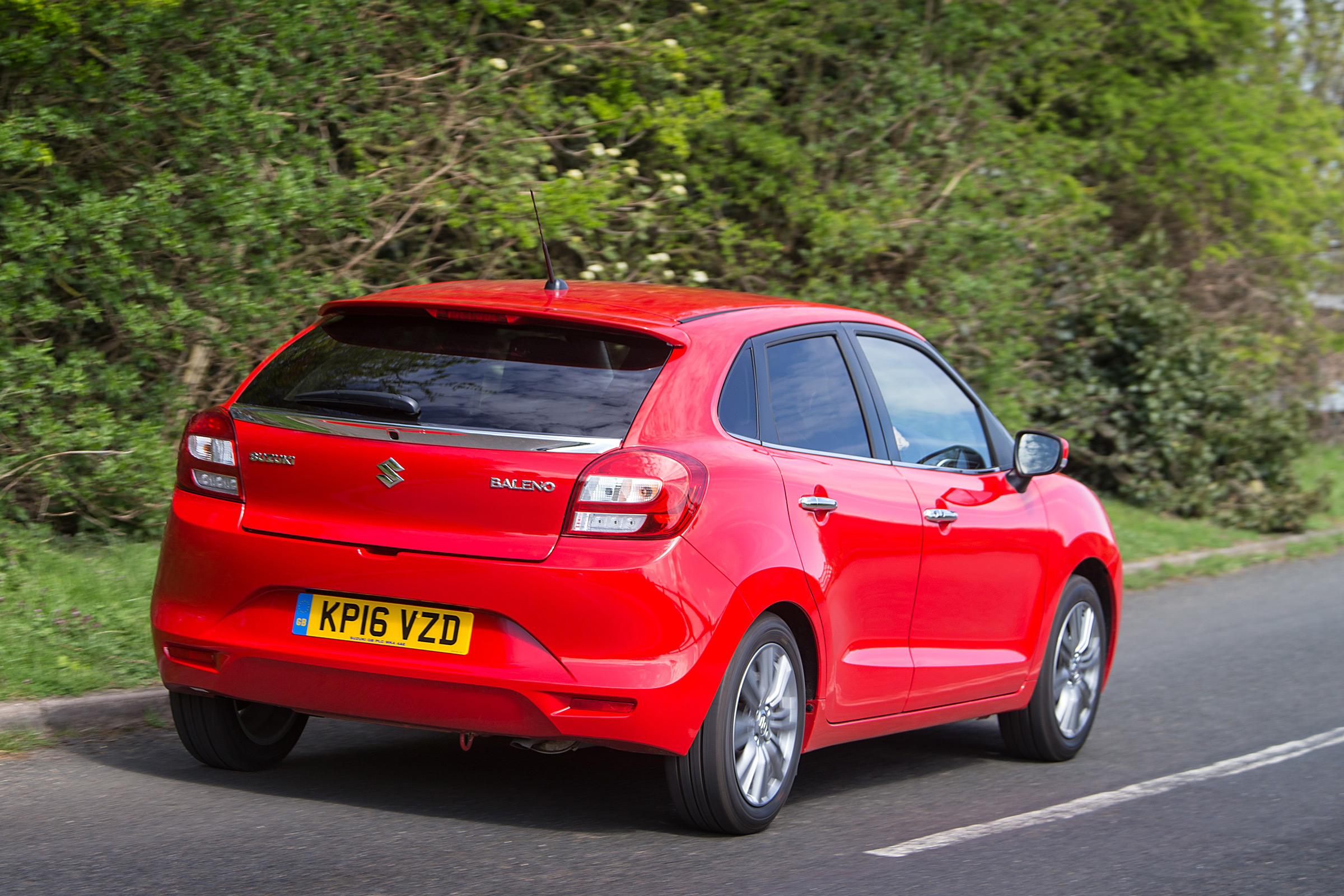 Suzuki Baleno SVHS mild hybrid - rear tracking